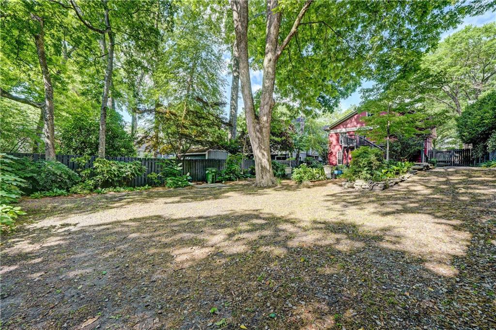 895 Charles Allen Drive NE