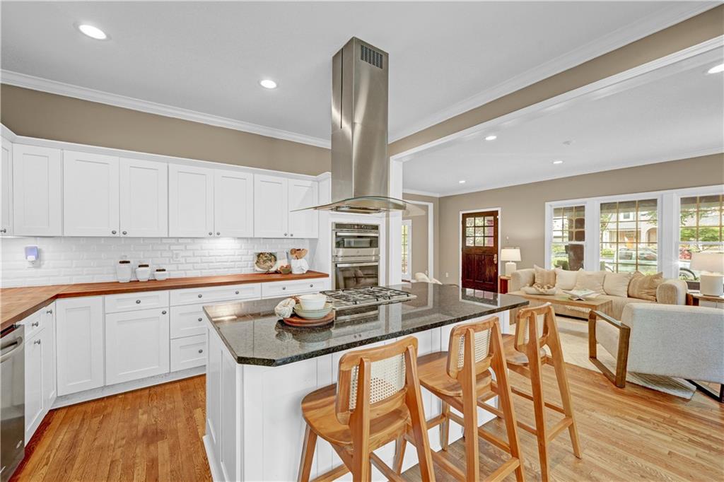 895 Charles Allen Drive NE