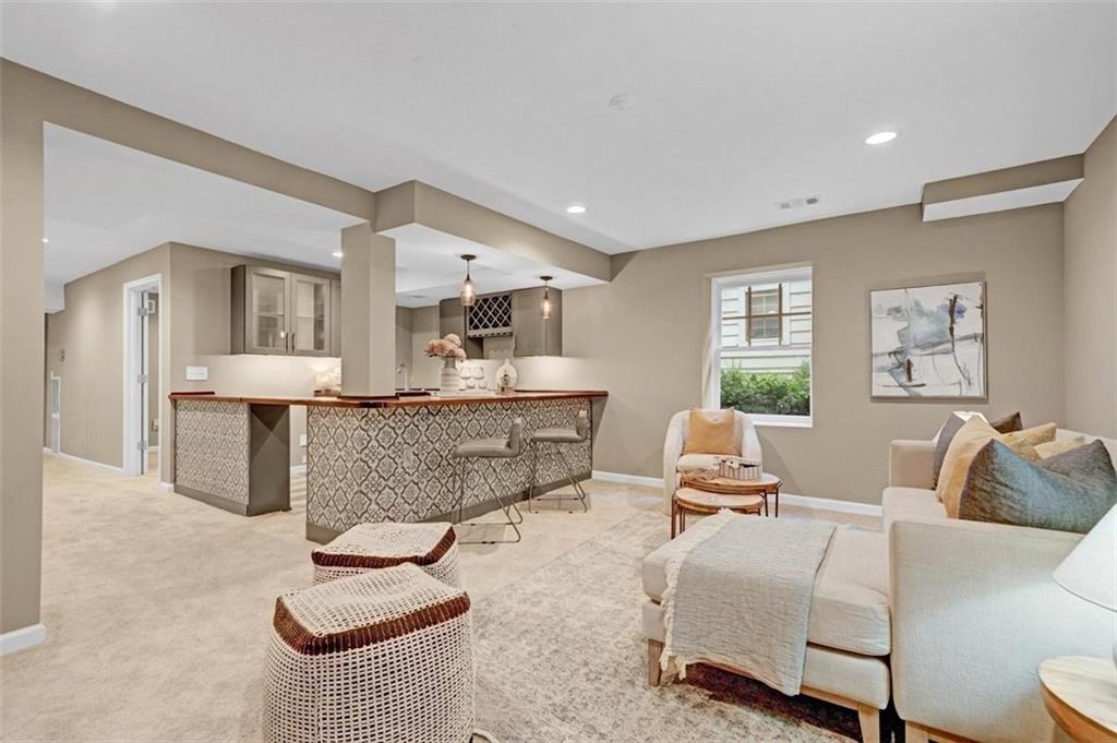 895 Charles Allen Drive NE