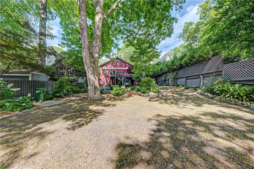 895 Charles Allen Drive NE