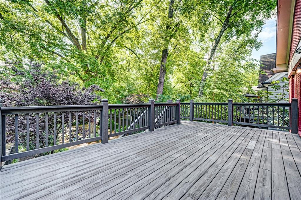 895 Charles Allen Drive NE