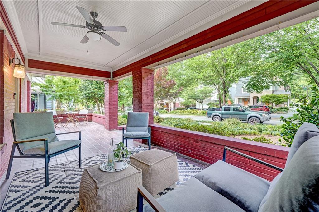 895 Charles Allen Drive NE