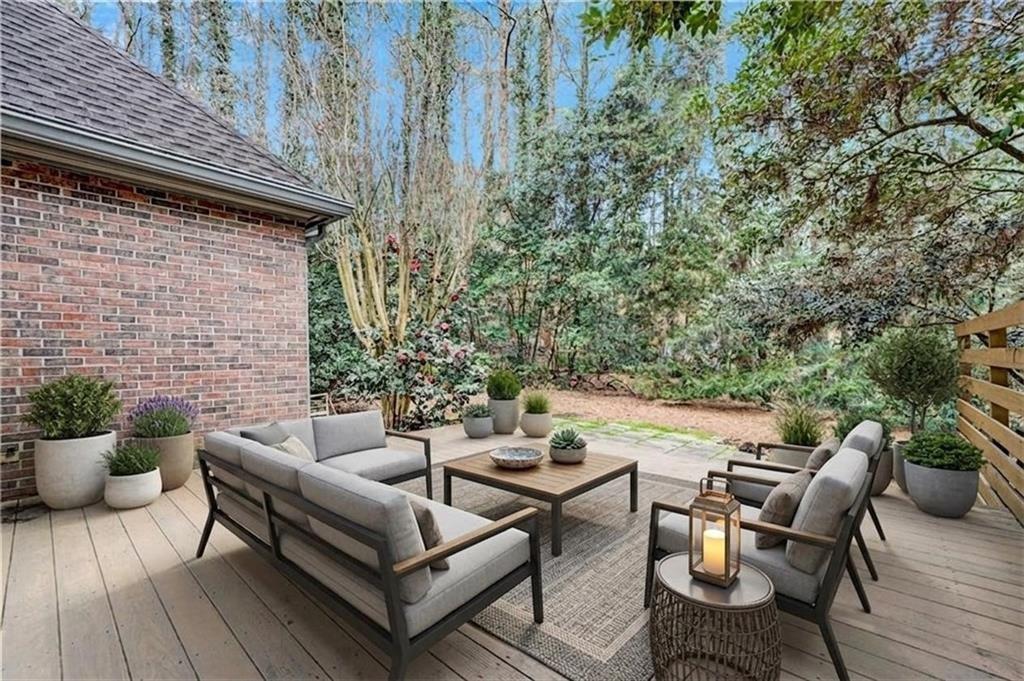 1701 Trotters Lane