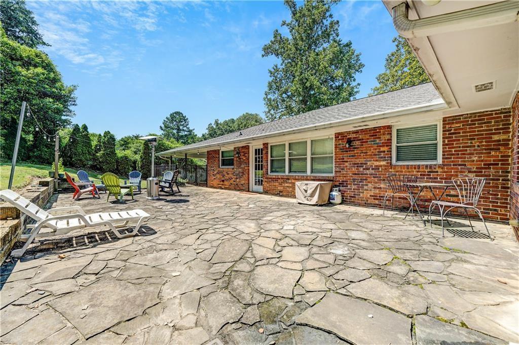 2127 Desmond Drive