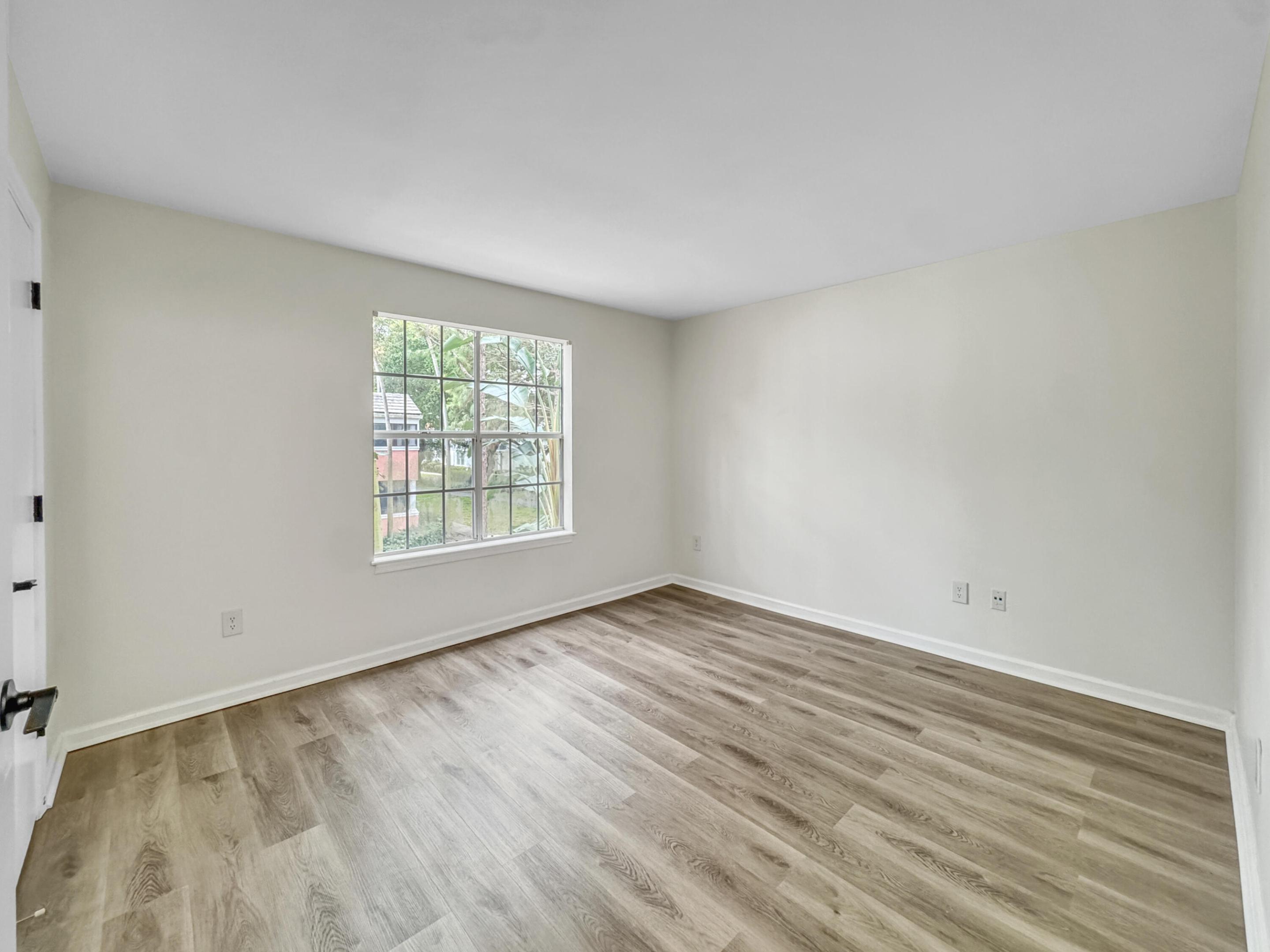 1011 Crystal Way B