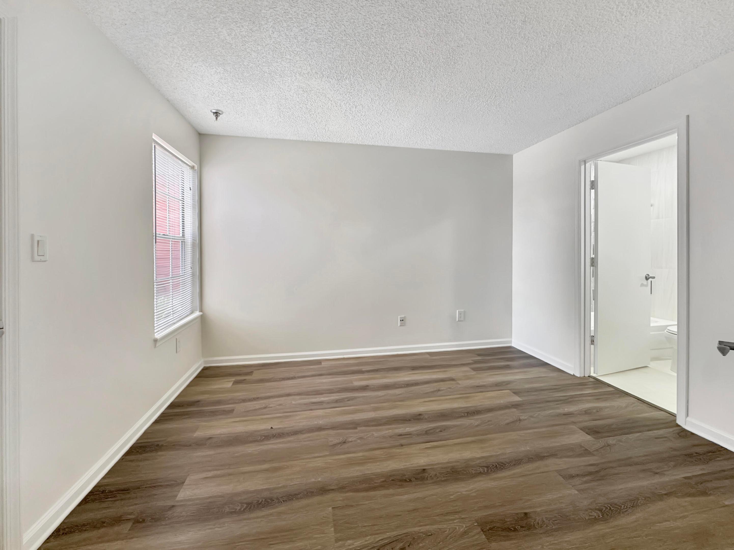 1335 Crystal Way L