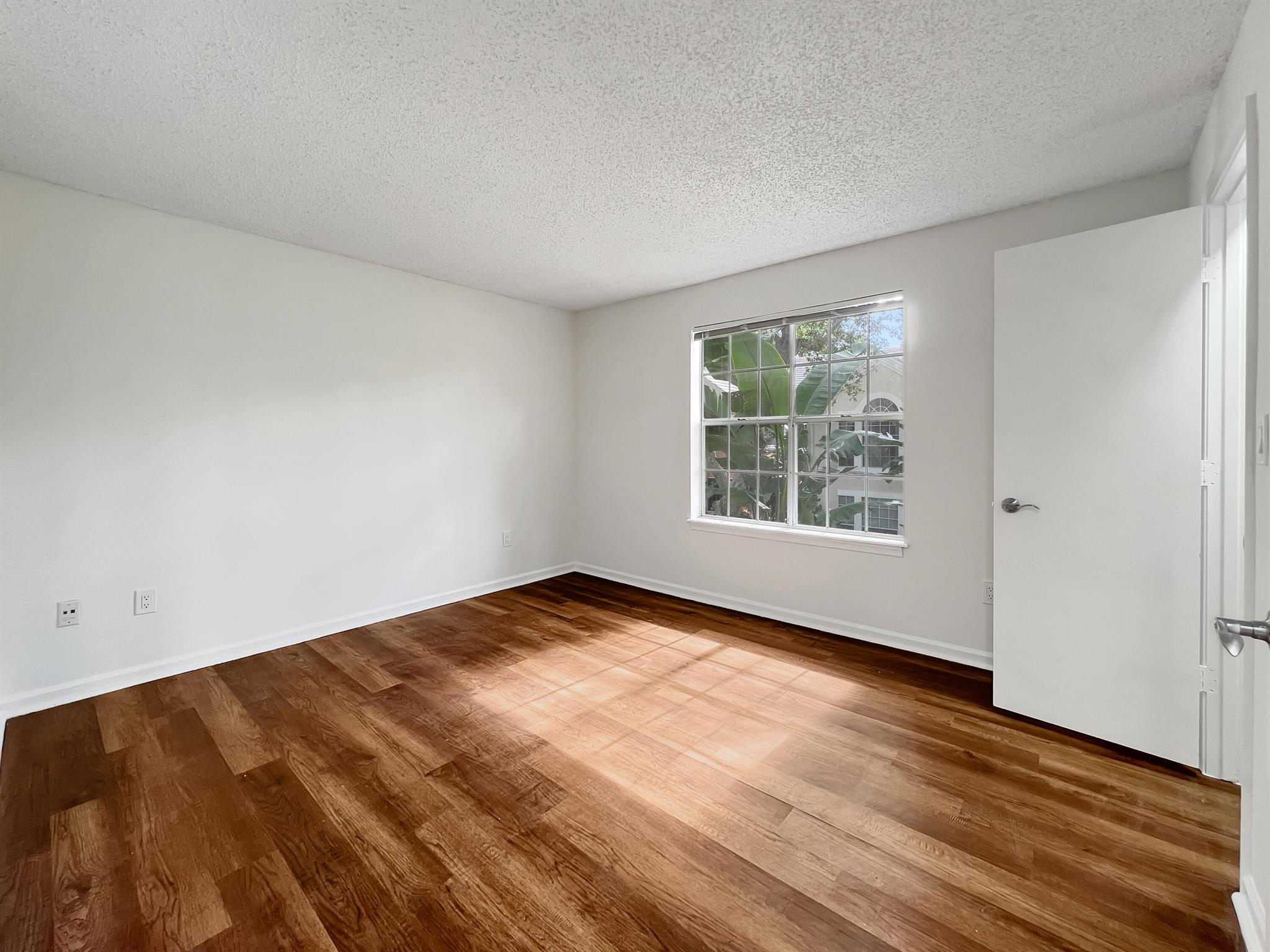1011 Crystal Way P