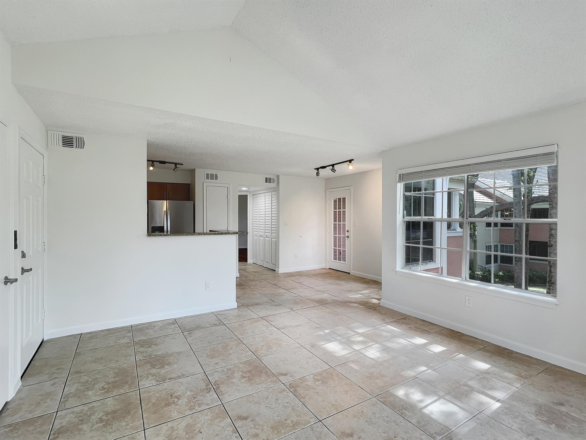 1011 Crystal Way P