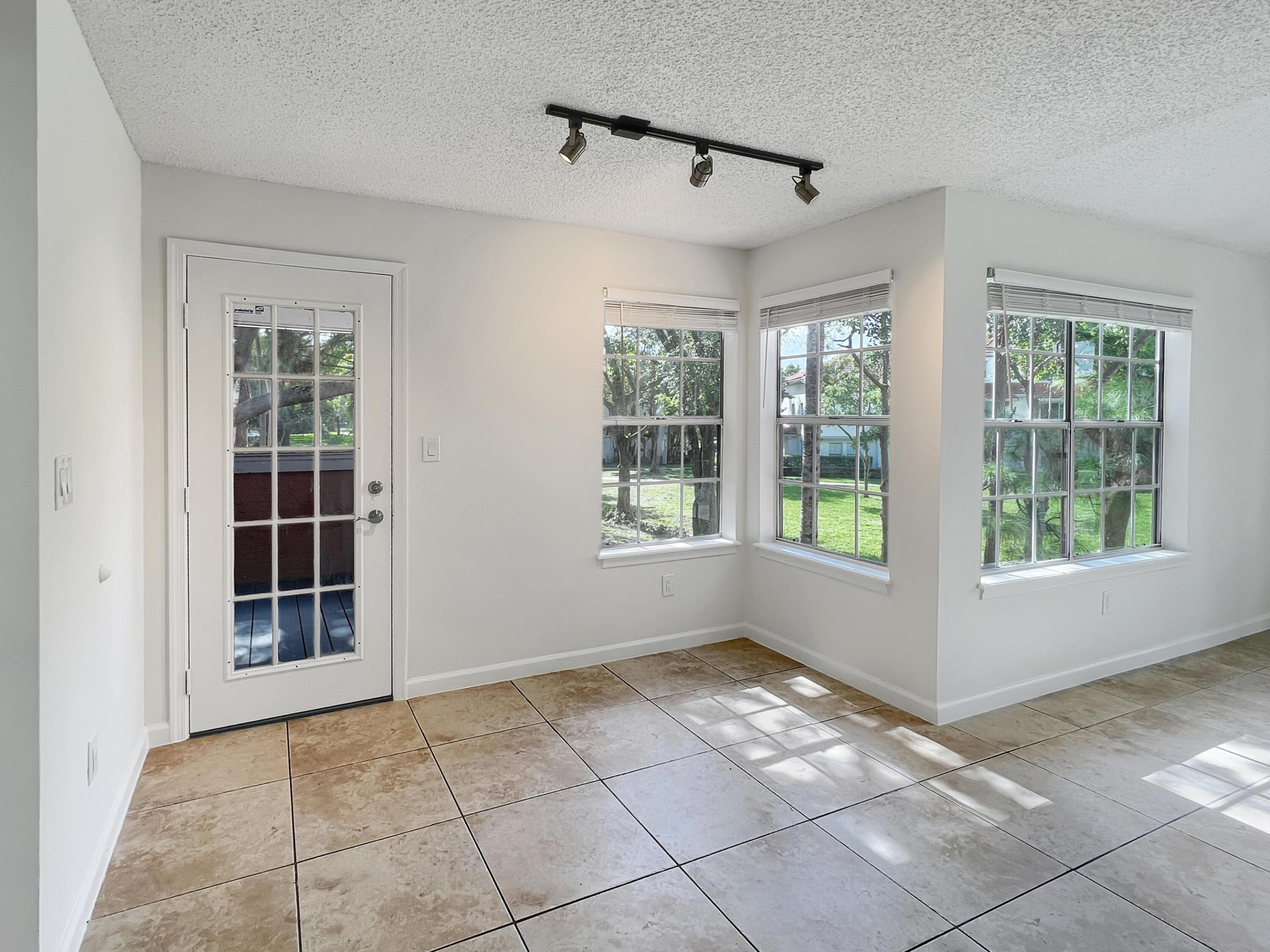 1011 Crystal Way P