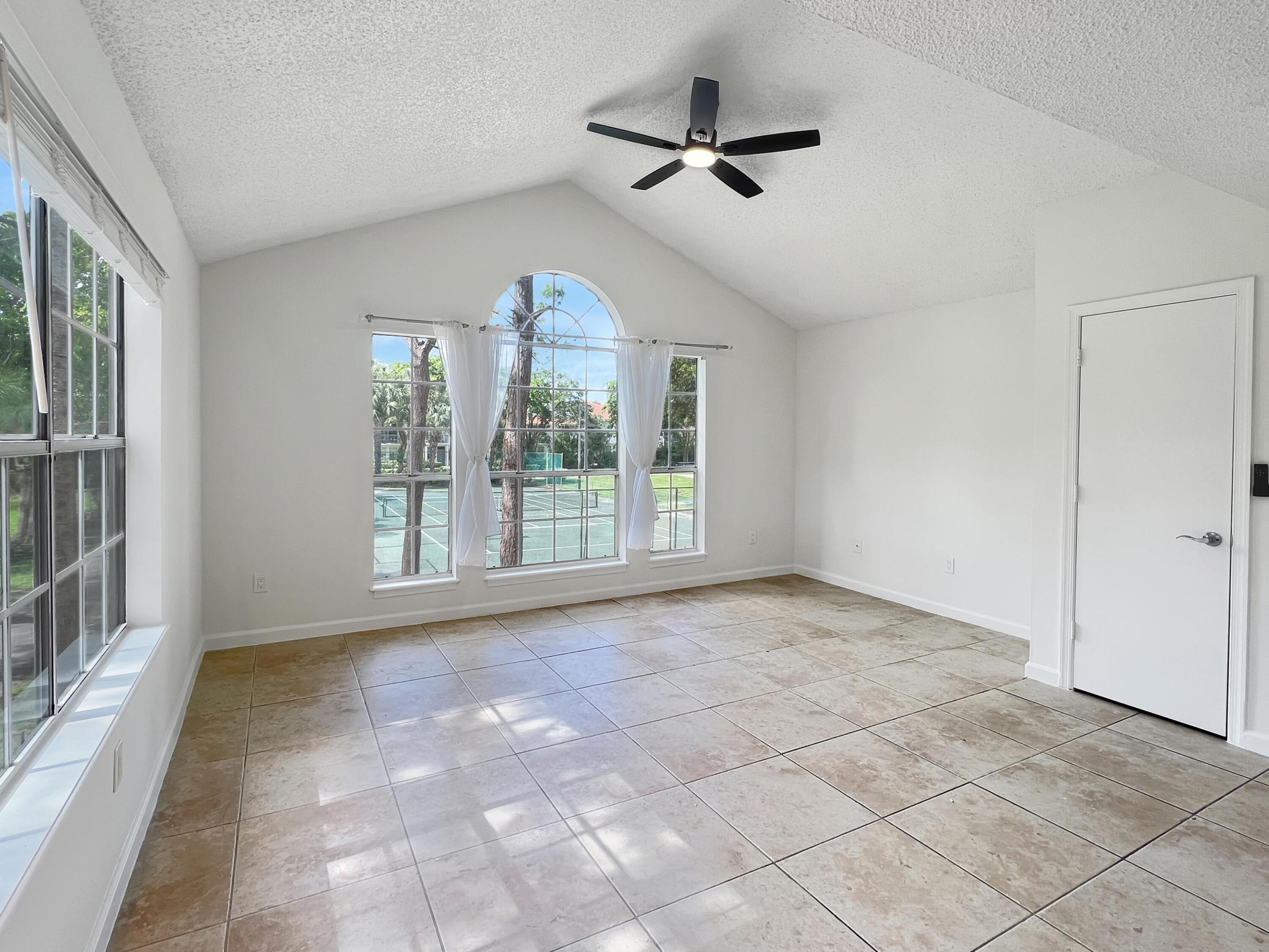 1011 Crystal Way P
