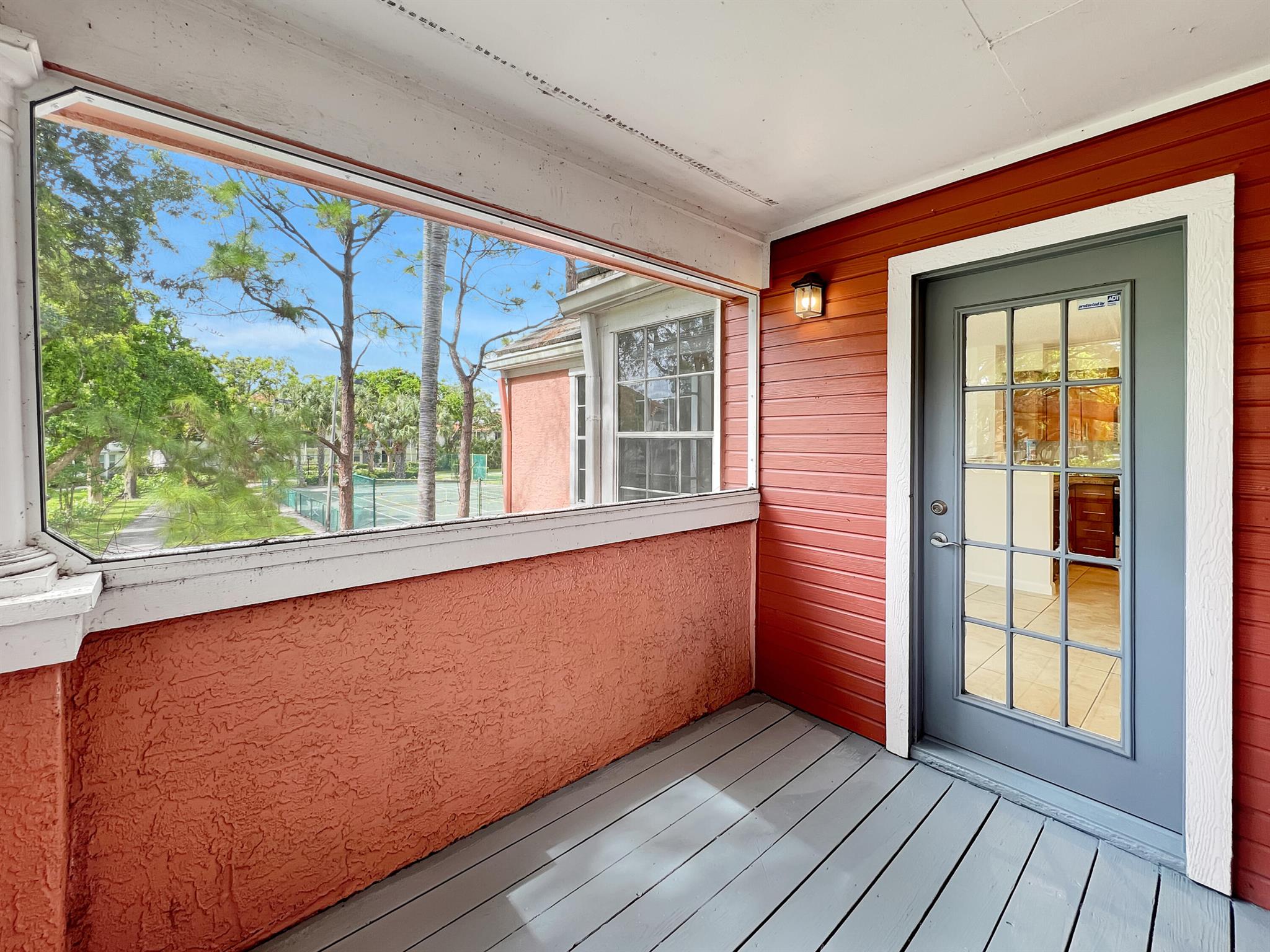 1011 Crystal Way P