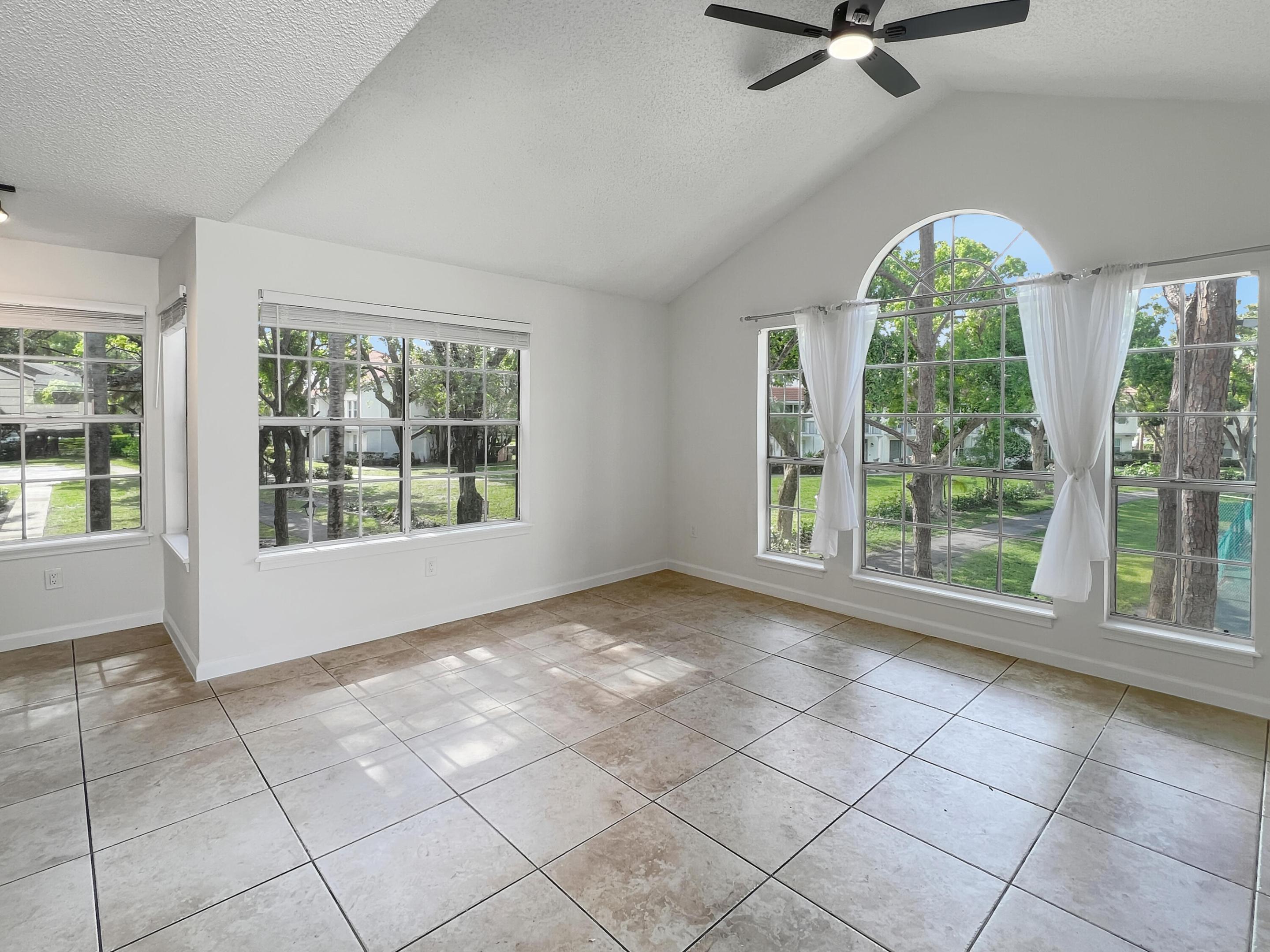 1011 Crystal Way P