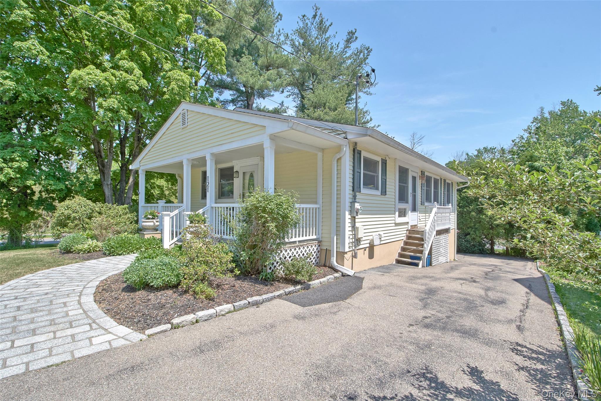 121 Parkview Place