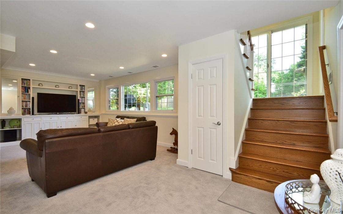 9 Franklin Avenue
