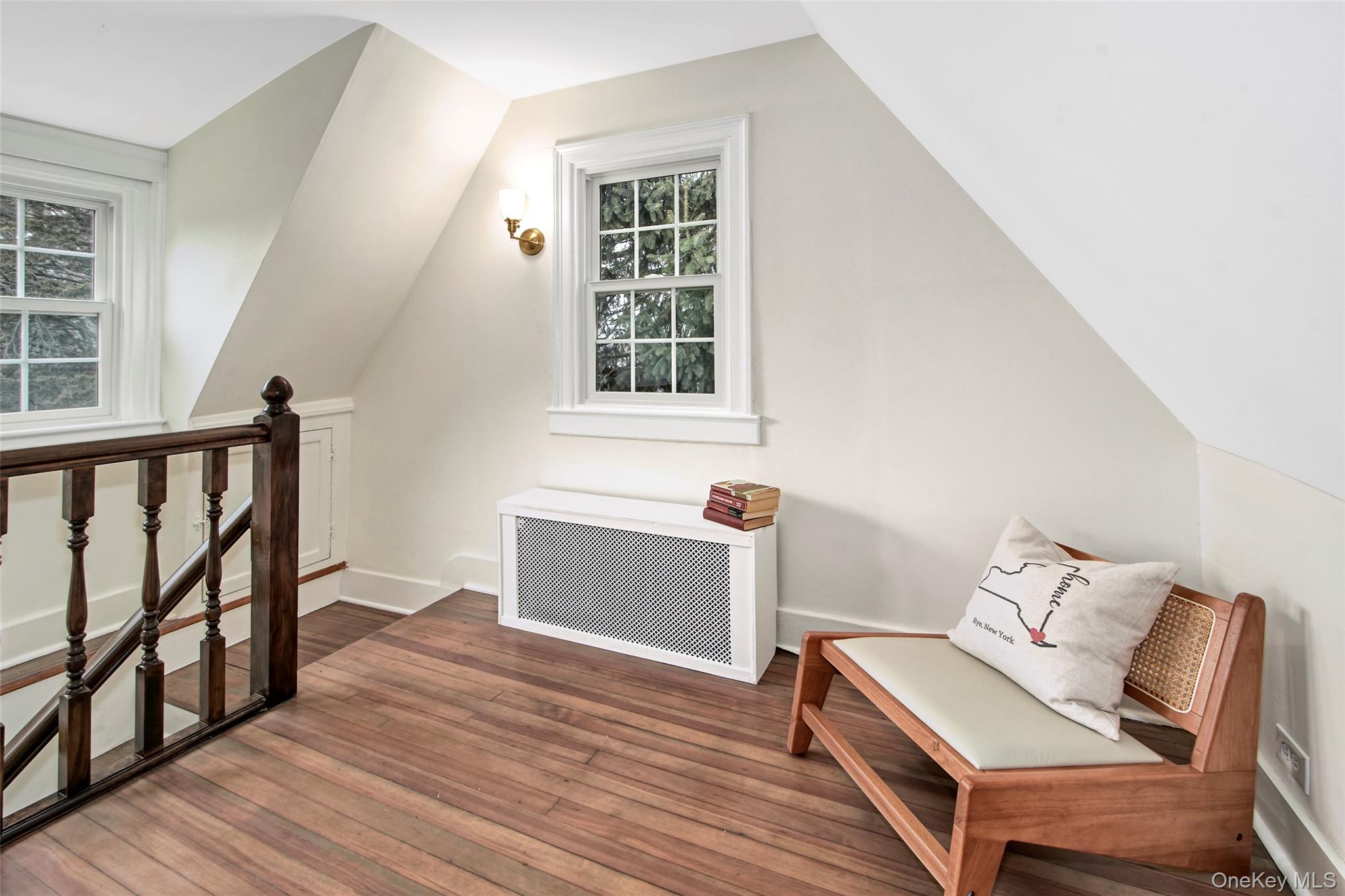 319 Oakland Beach Avenue