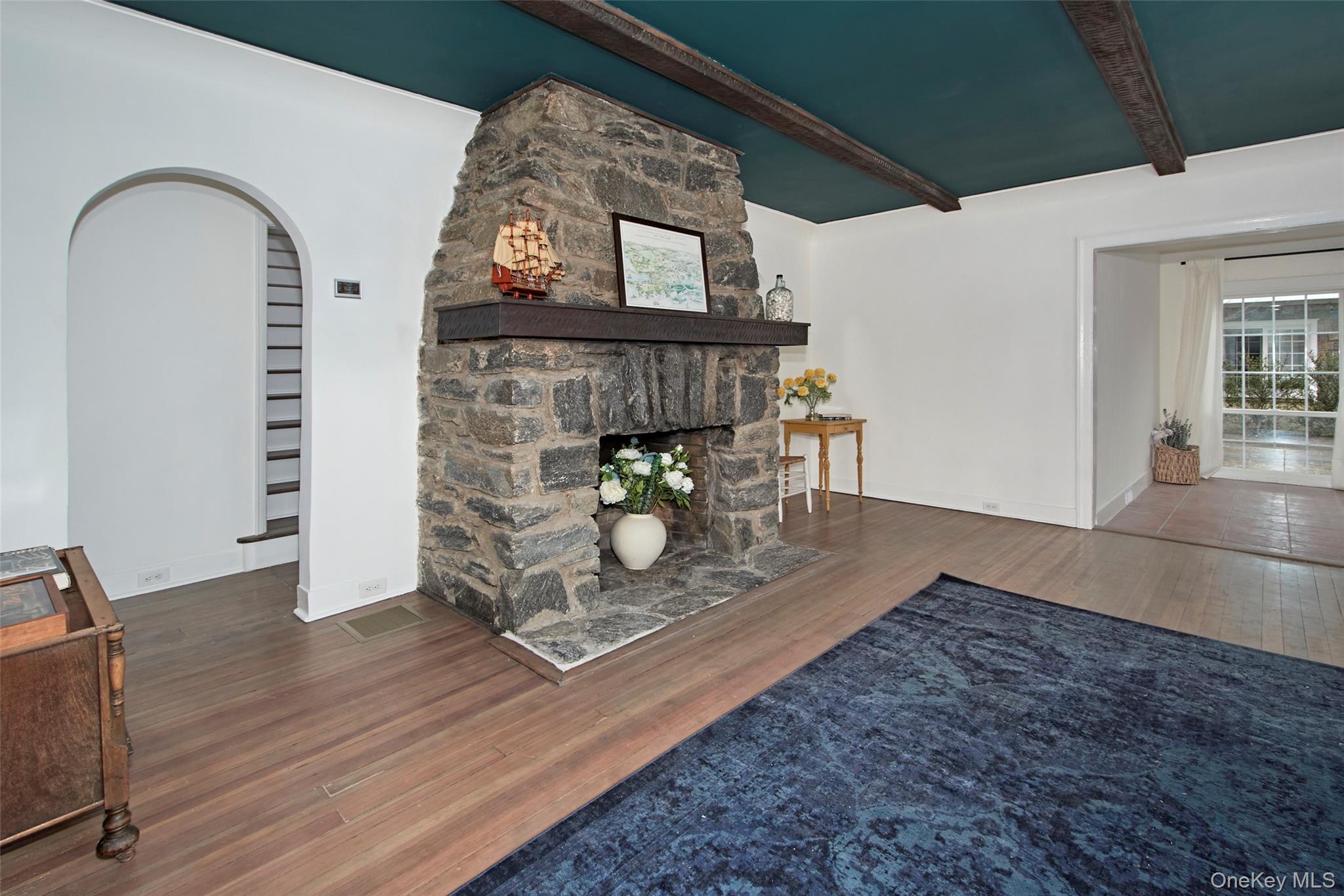 319 Oakland Beach Avenue
