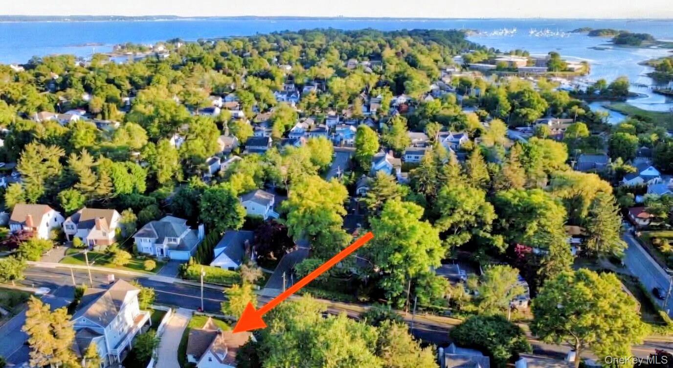 319 Oakland Beach Avenue