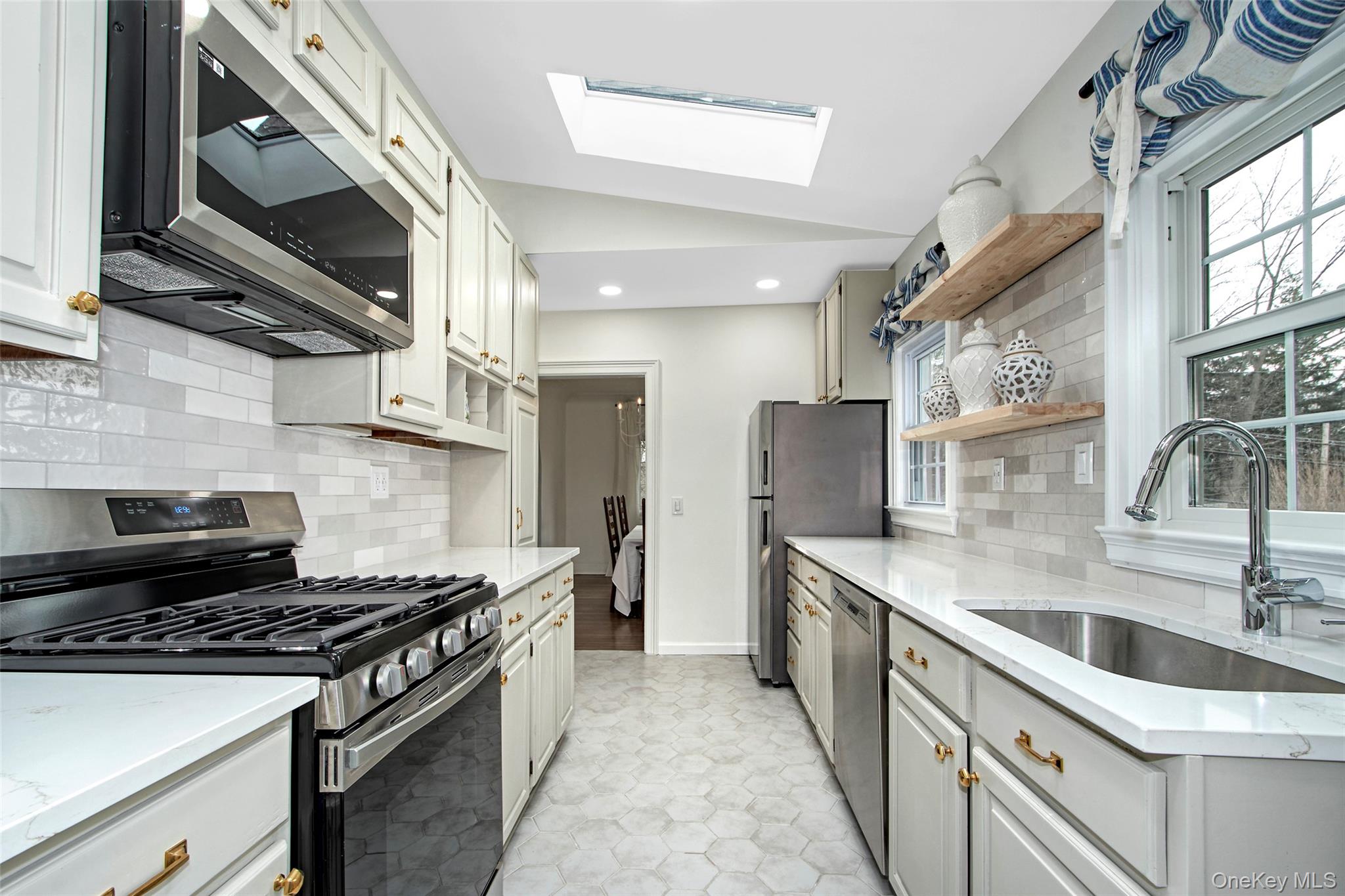 319 Oakland Beach Avenue