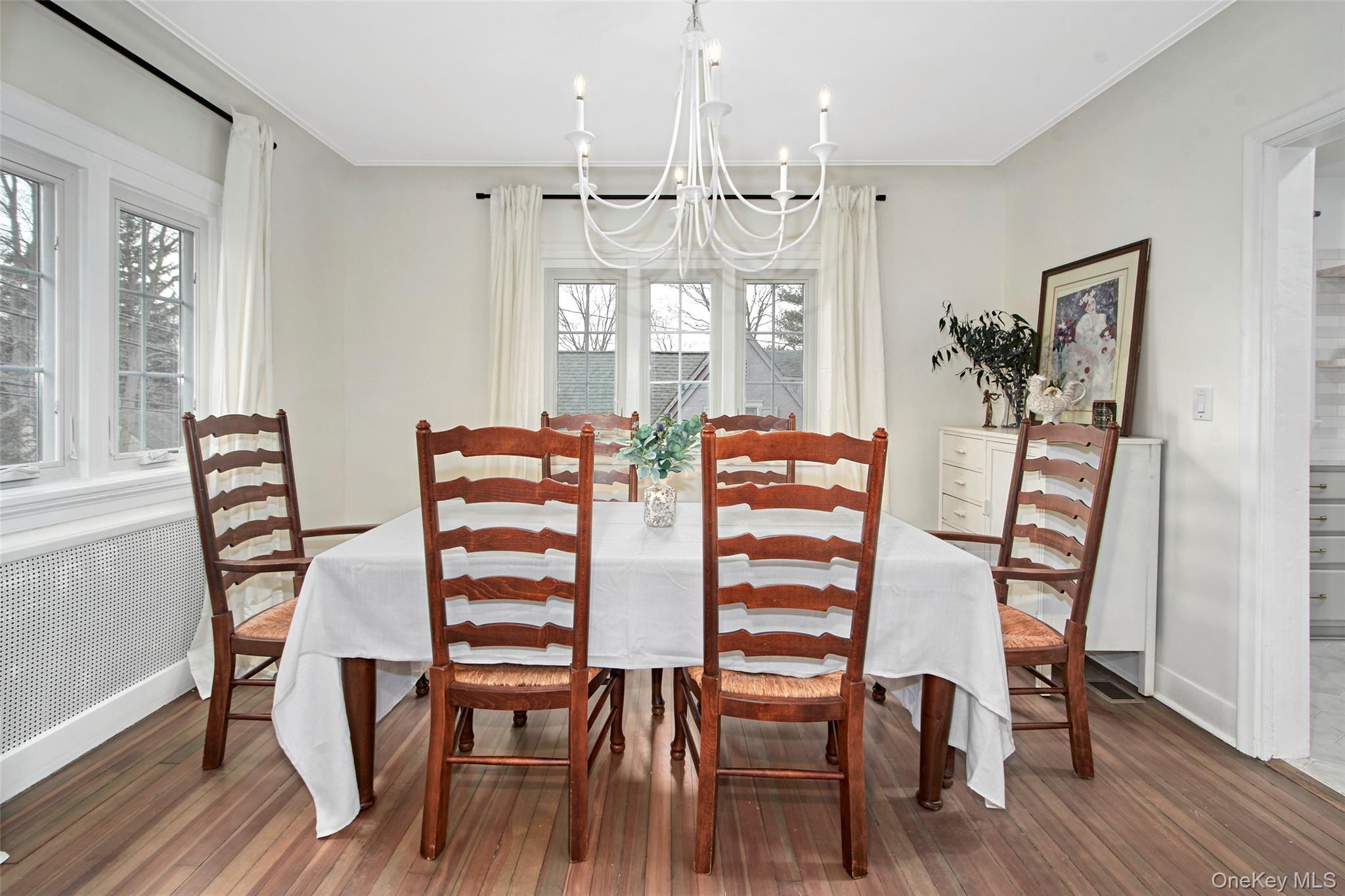 319 Oakland Beach Avenue