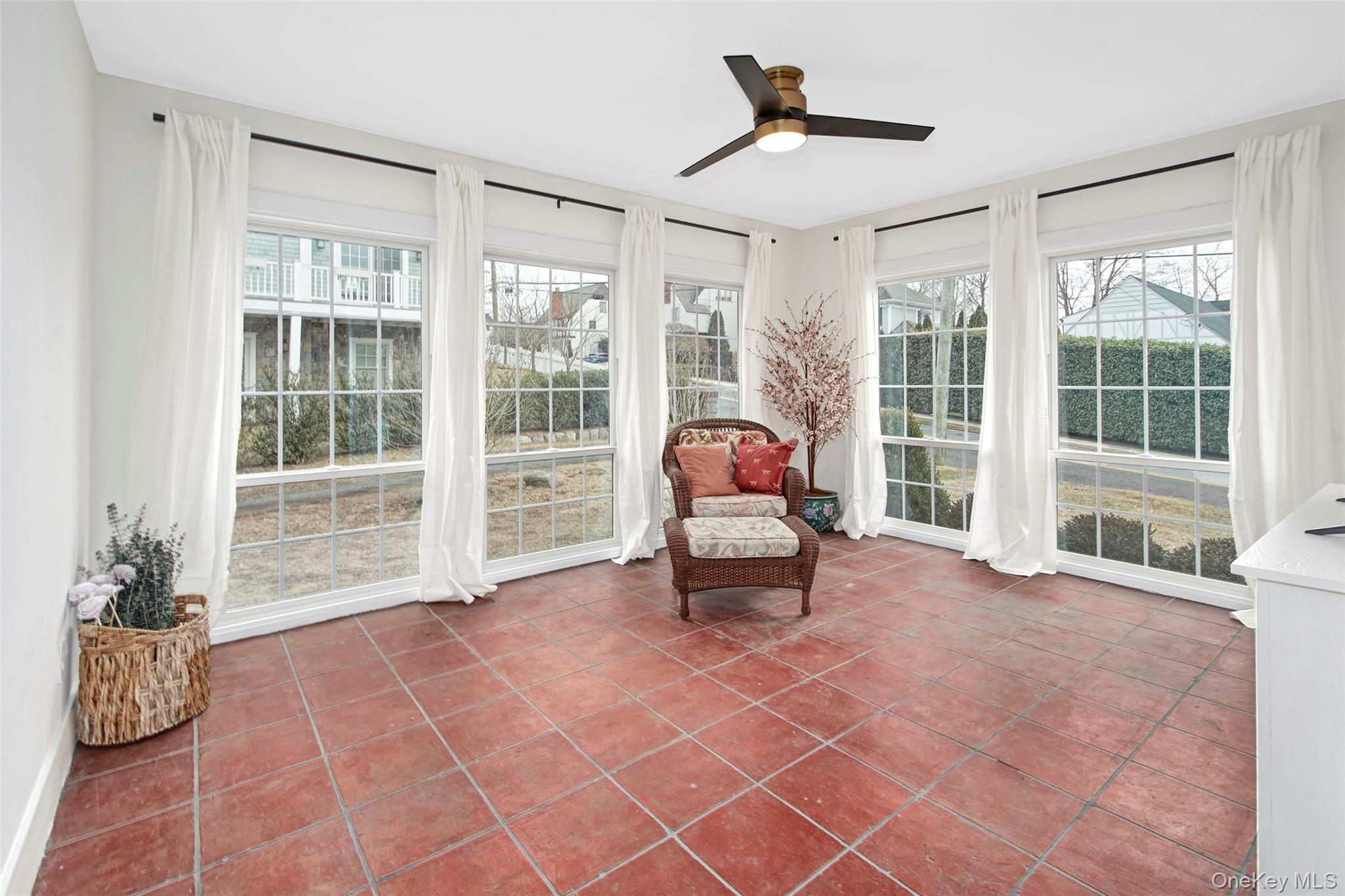 319 Oakland Beach Avenue