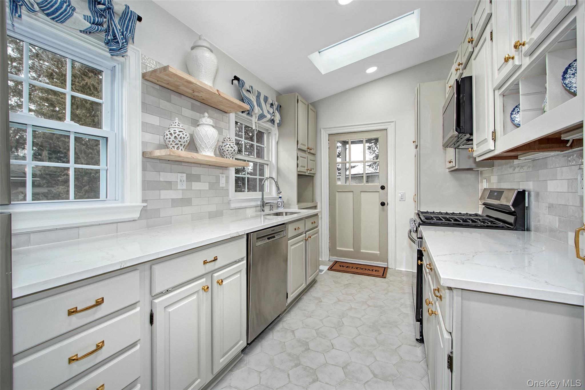 319 Oakland Beach Avenue