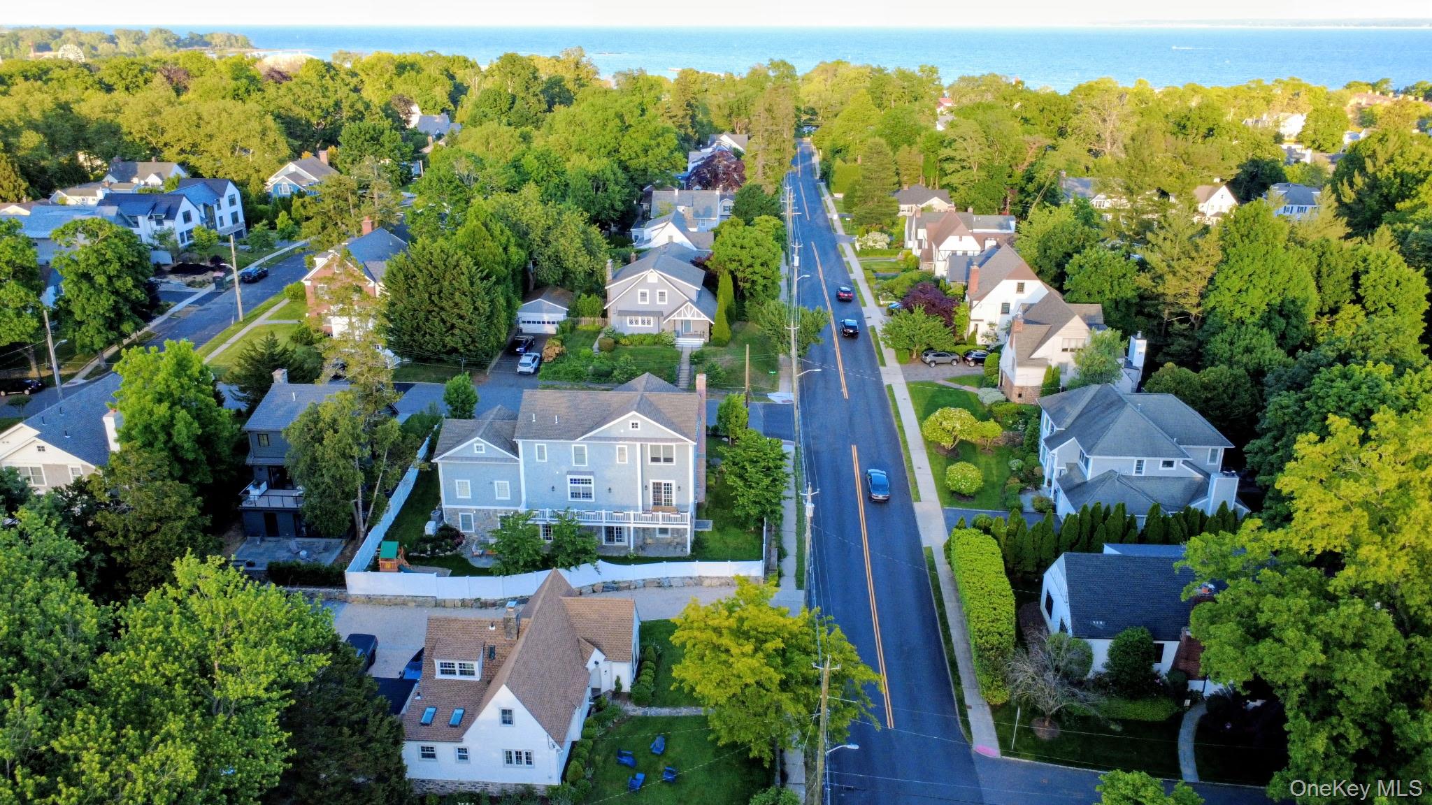 319 Oakland Beach Avenue