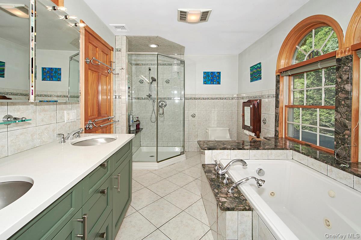 1015 Shore Acres Drive