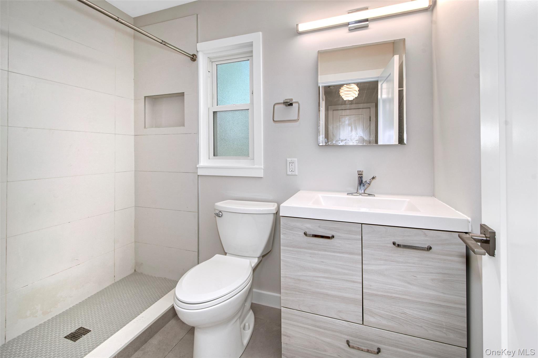 24 Wappanocca Avenue Unit: J