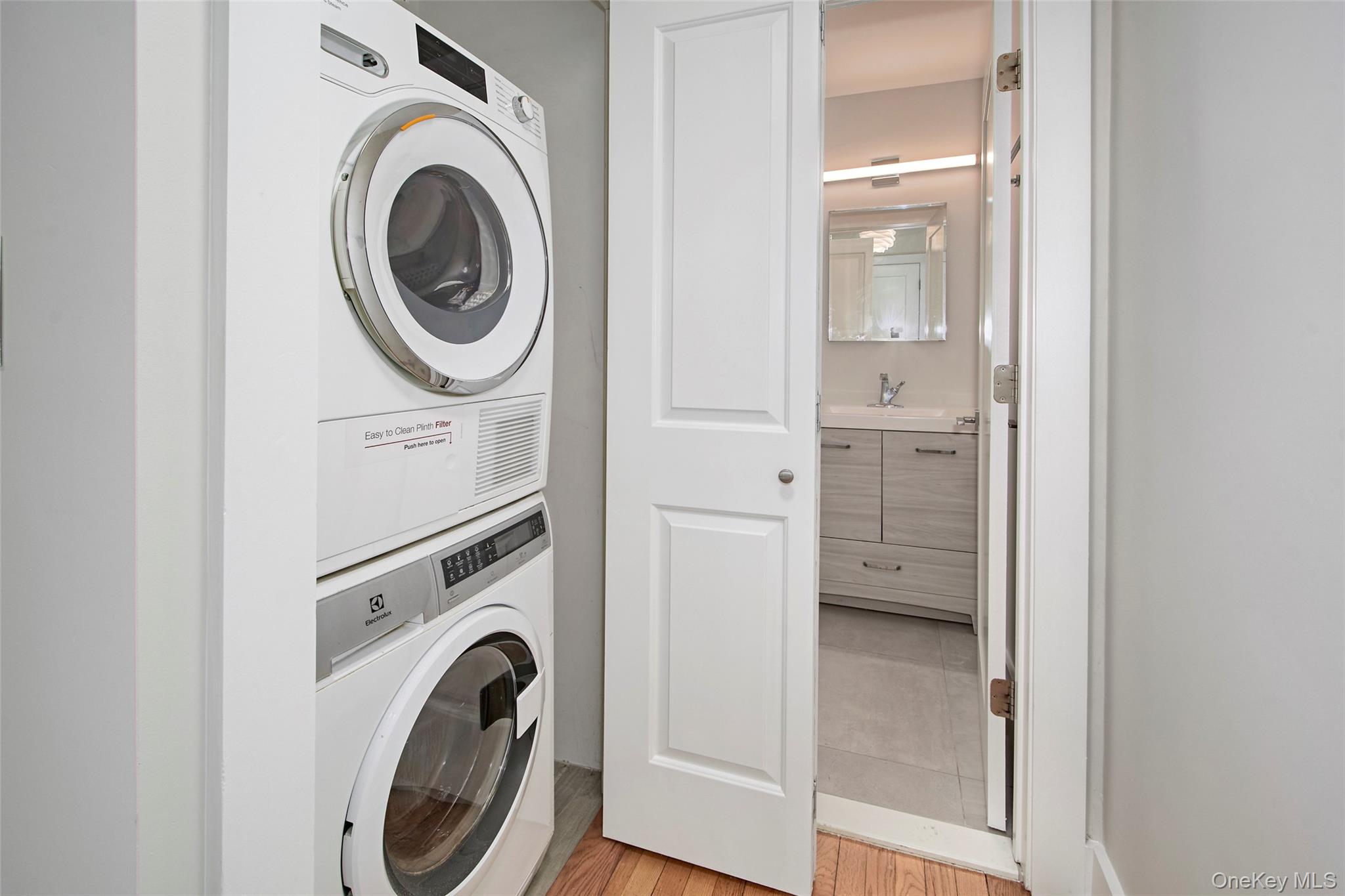 24 Wappanocca Avenue Unit: J