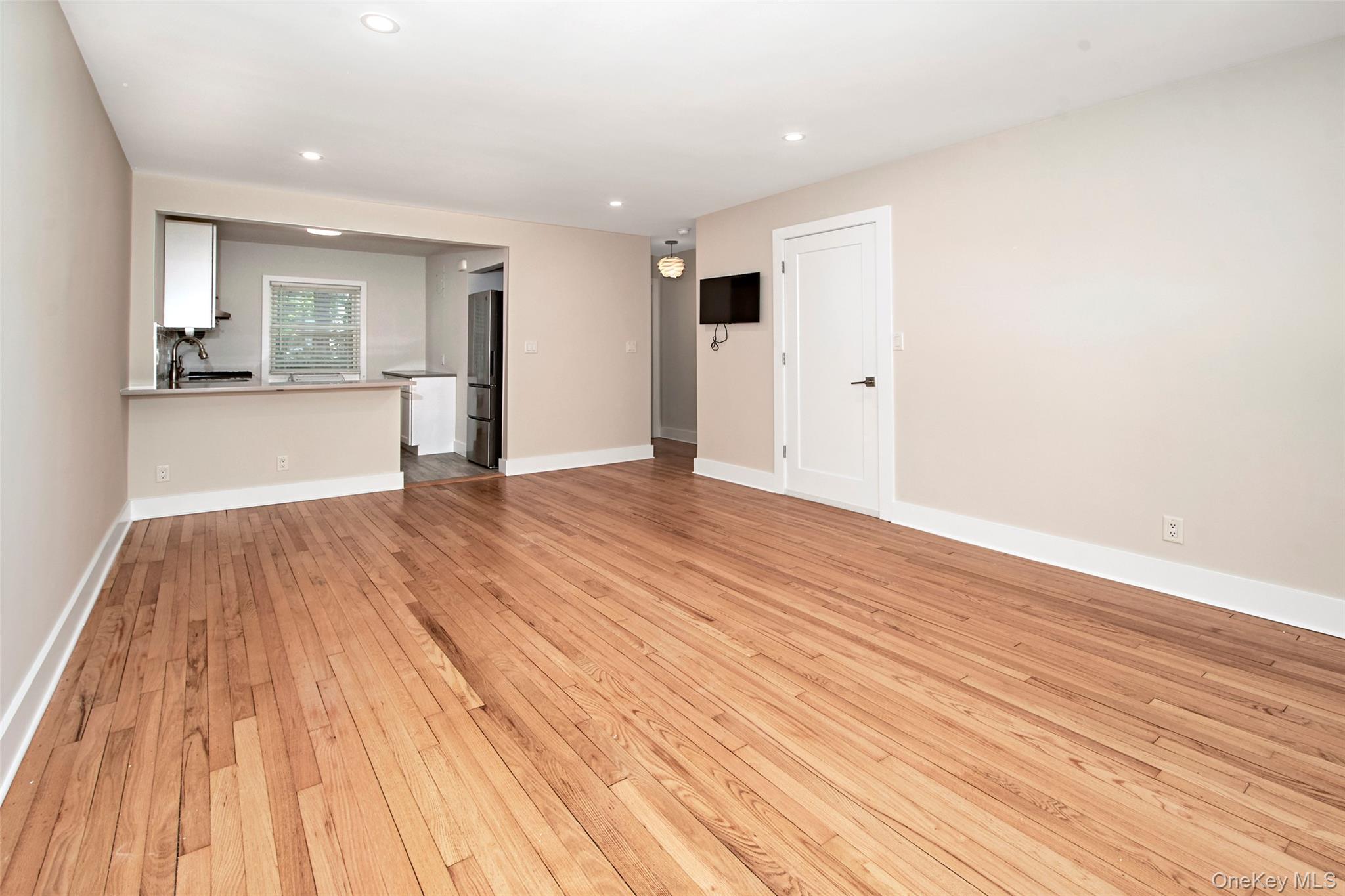 24 Wappanocca Avenue Unit: J