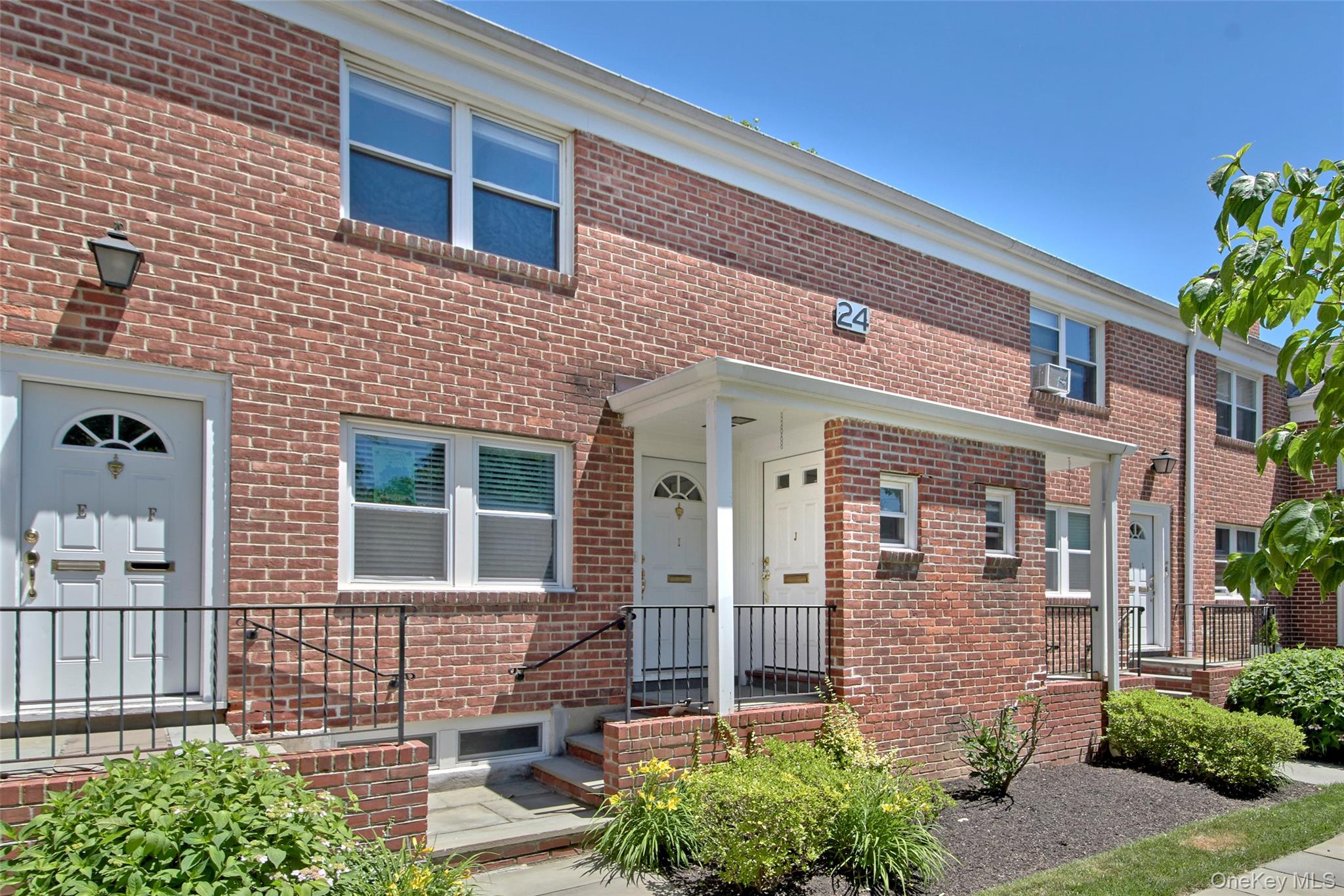 24 Wappanocca Avenue Unit: J