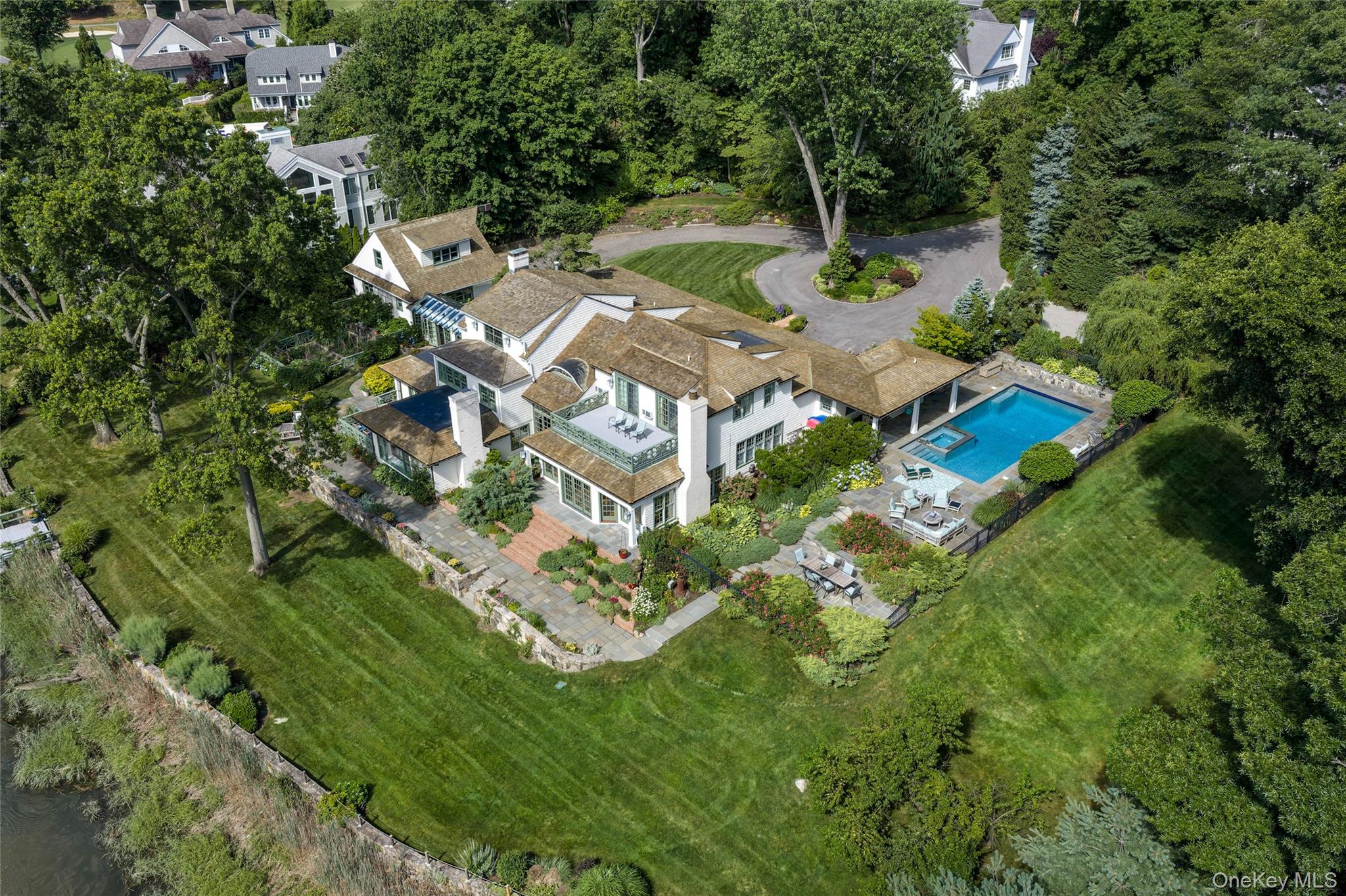 87 Hix Avenue