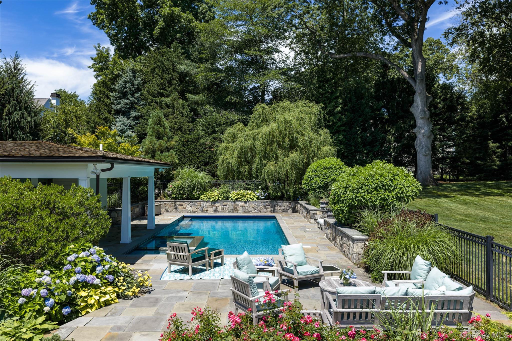 87 Hix Avenue