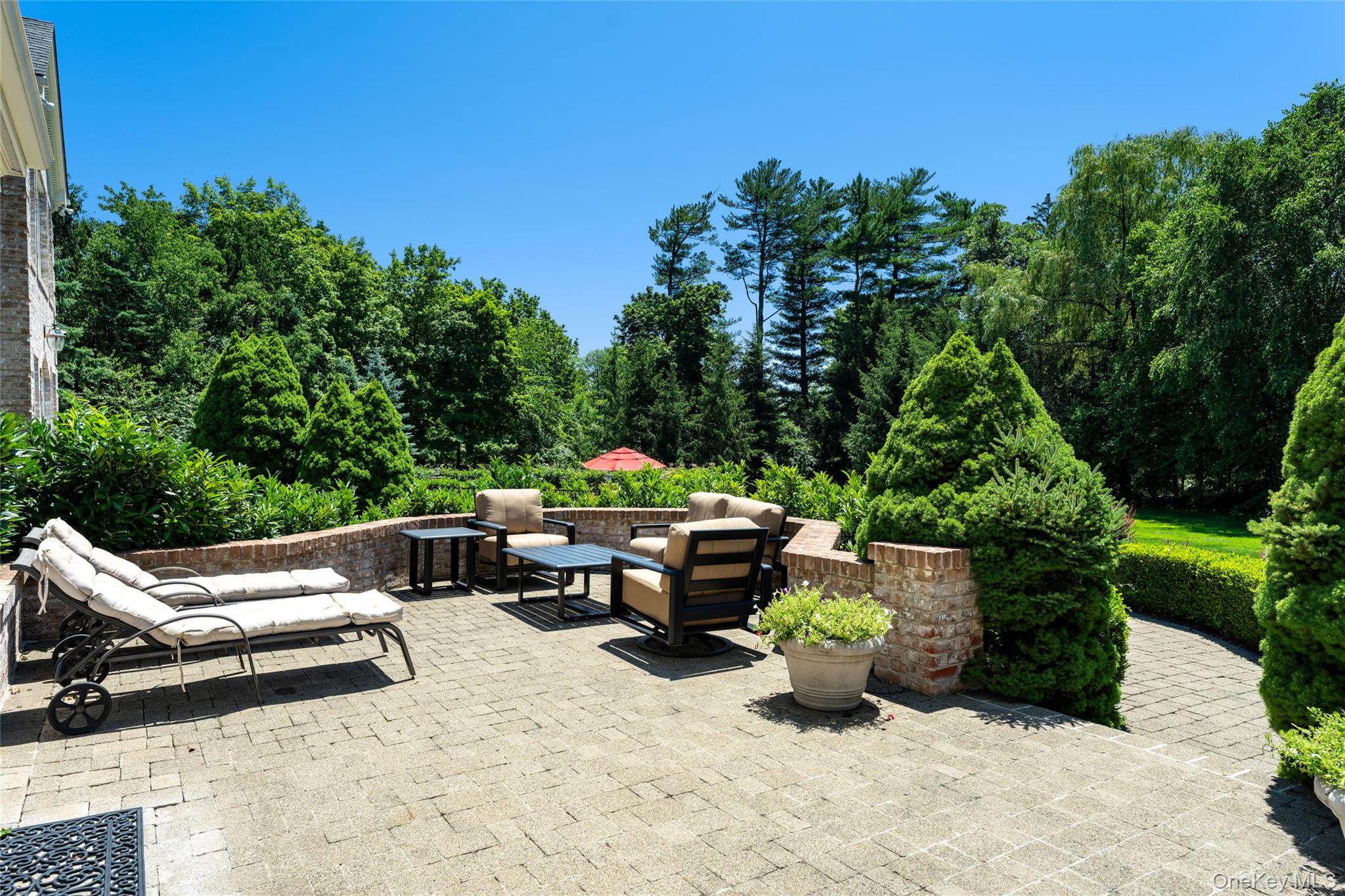 12 Magnolia Drive