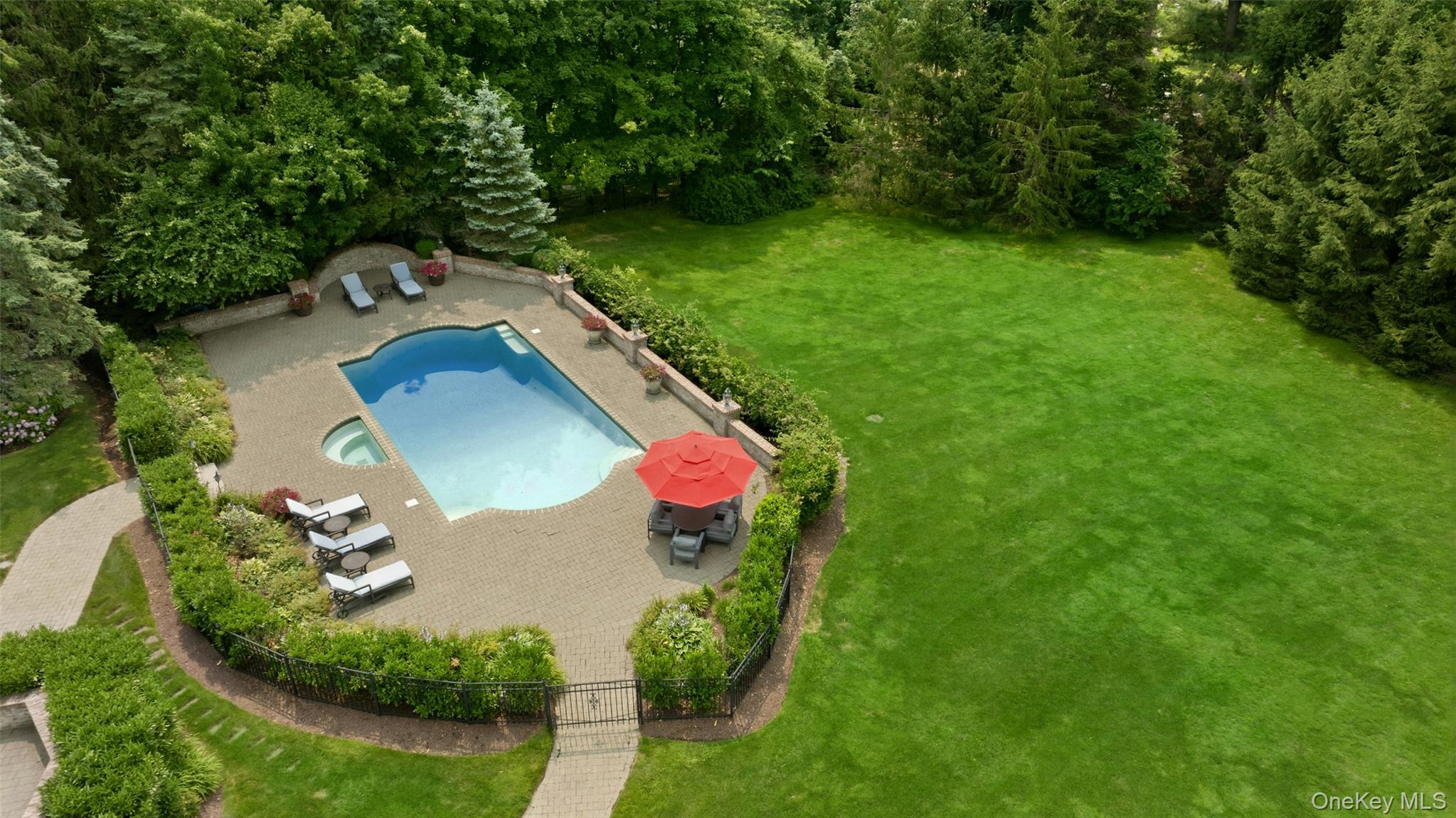 12 Magnolia Drive