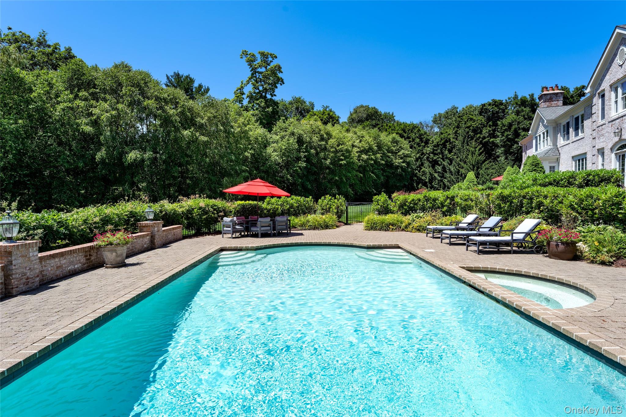 12 Magnolia Drive