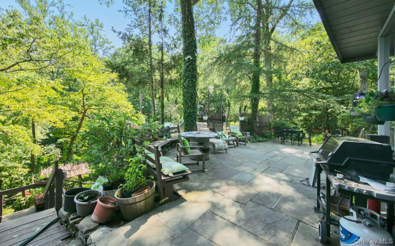 35 Saxon Woods Road