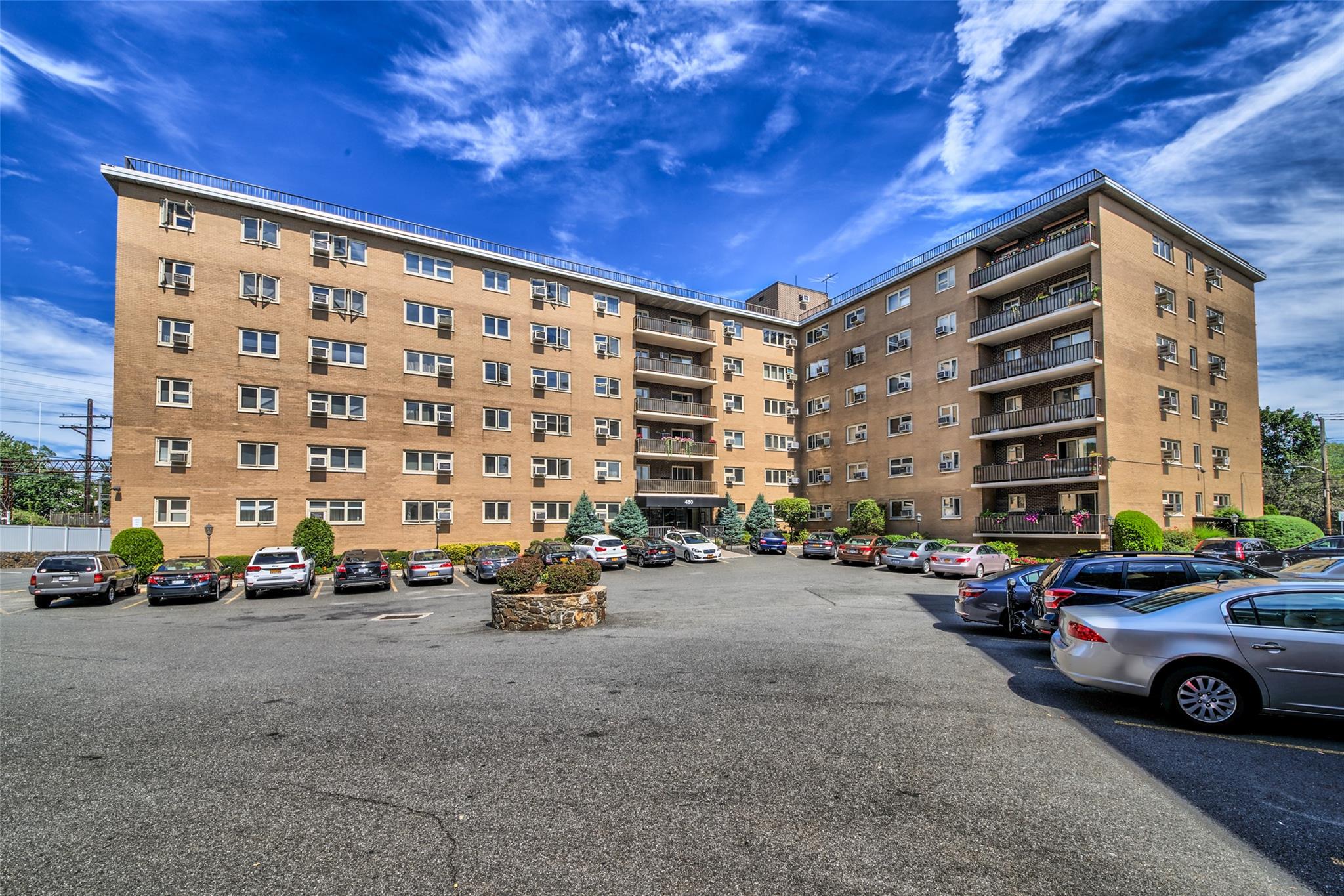 480 Halstead Avenue Unit: 3H