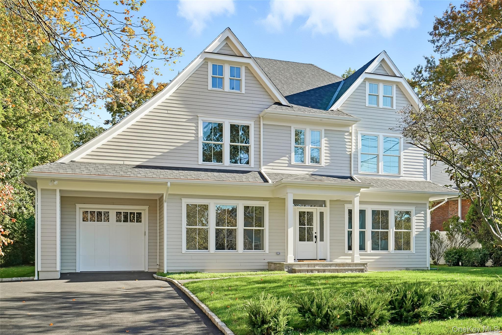76 Glen Oaks Drive