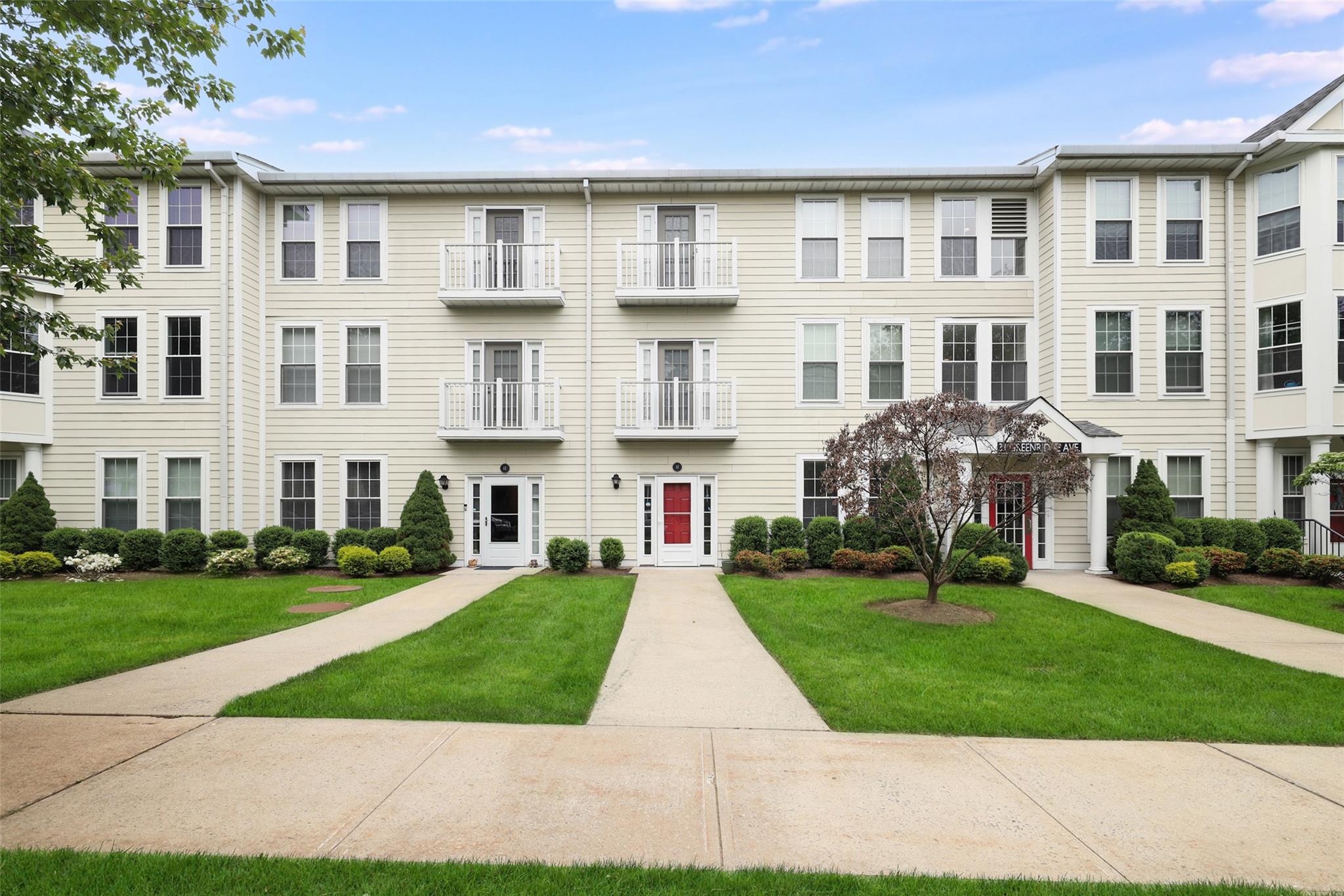 31 Greenridge Avenue Unit: 1F