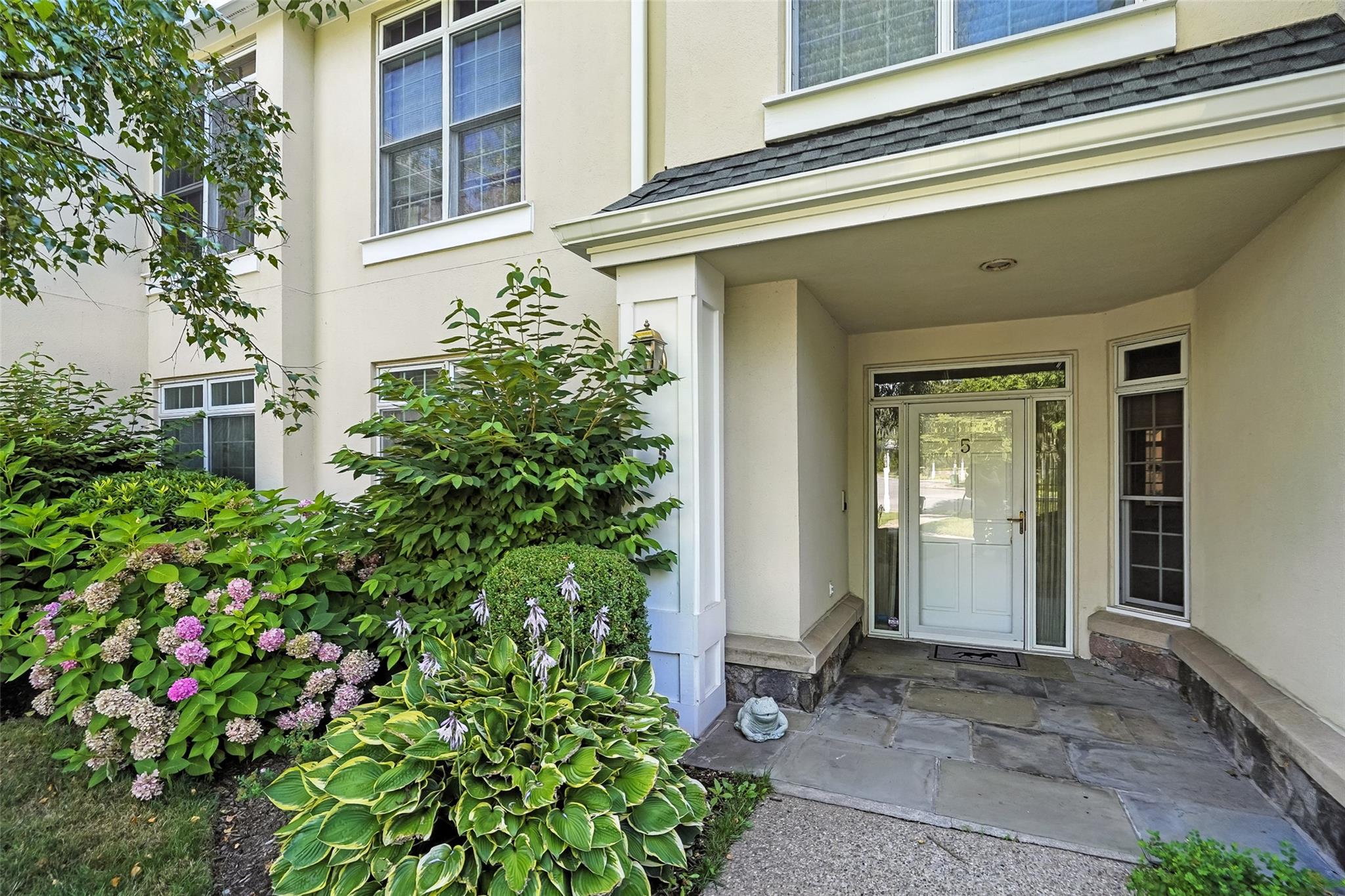 5 Arrowwood Circle