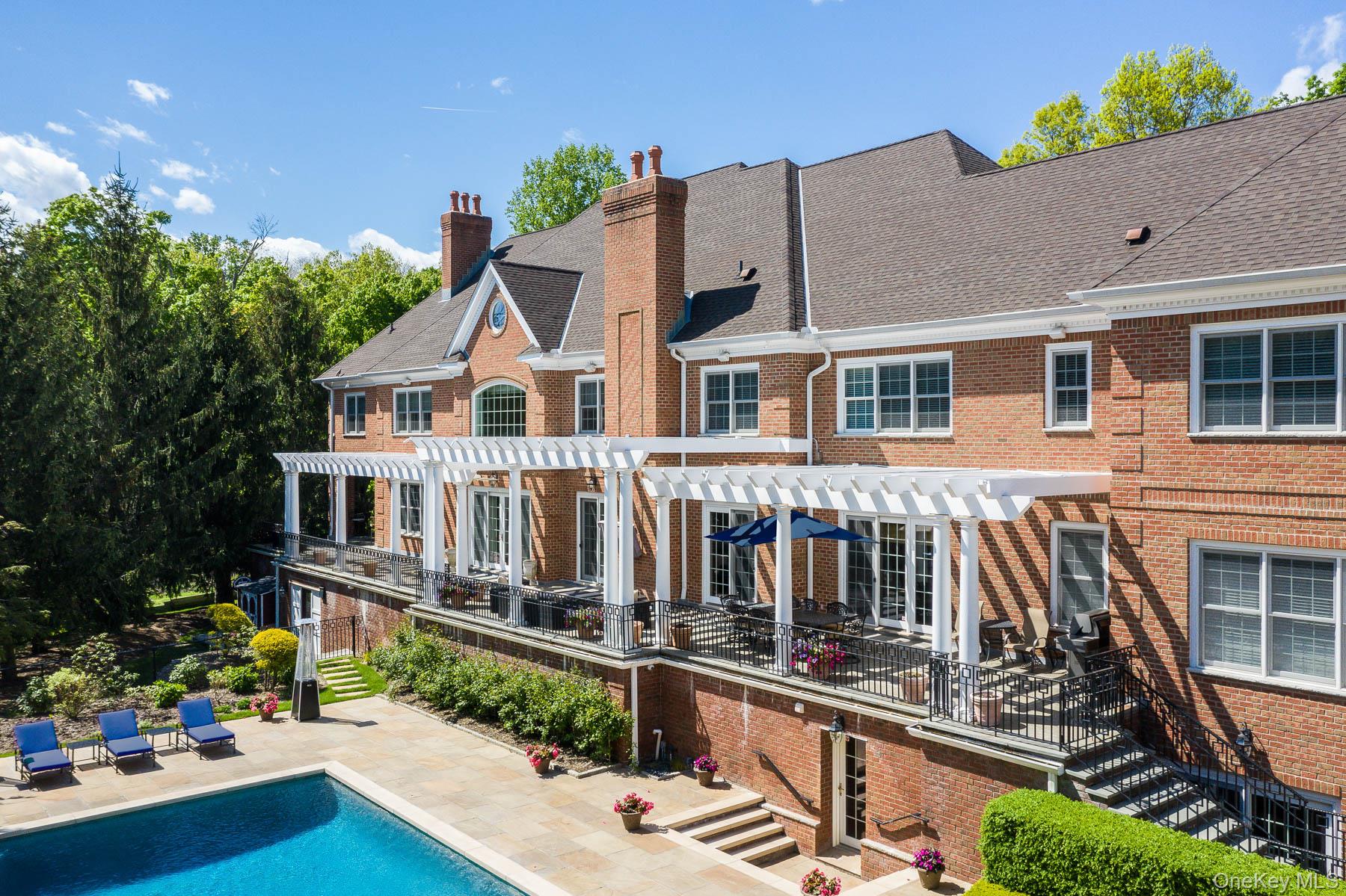 2 Alyssa Lane