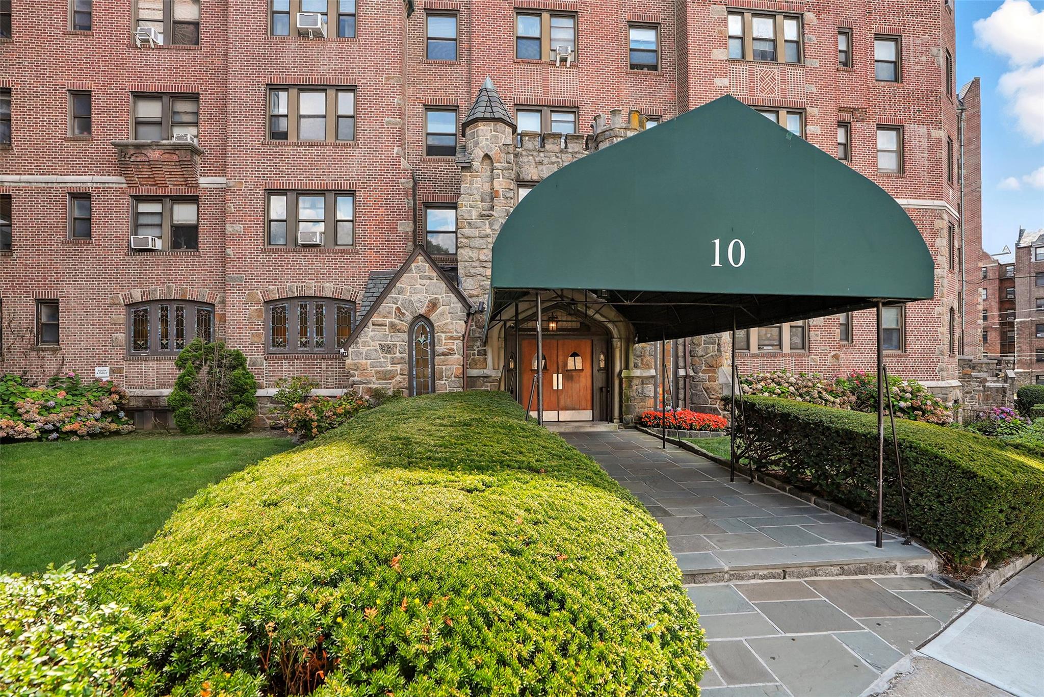 10 Nosband Avenue Unit: 4F