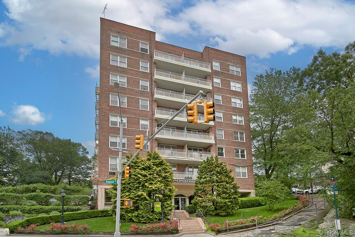 609 Kappock Street Unit: 3F