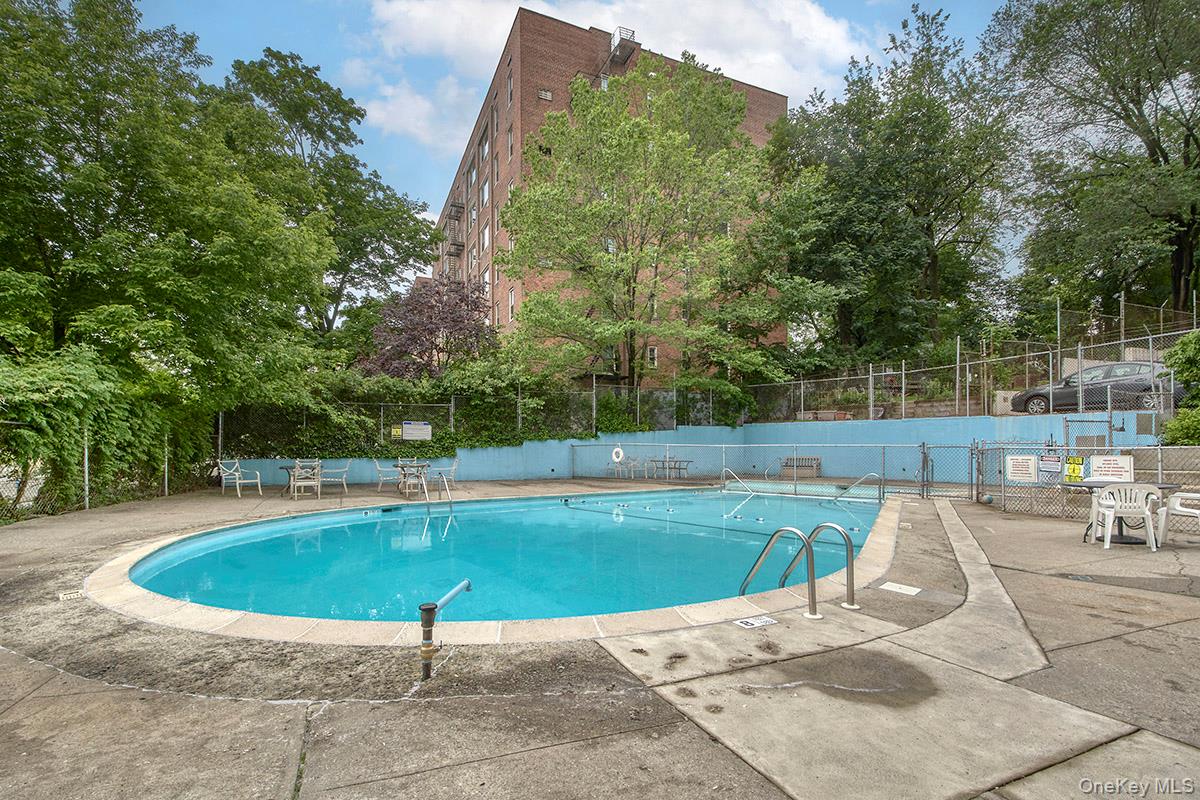 609 Kappock Street Unit: 3F