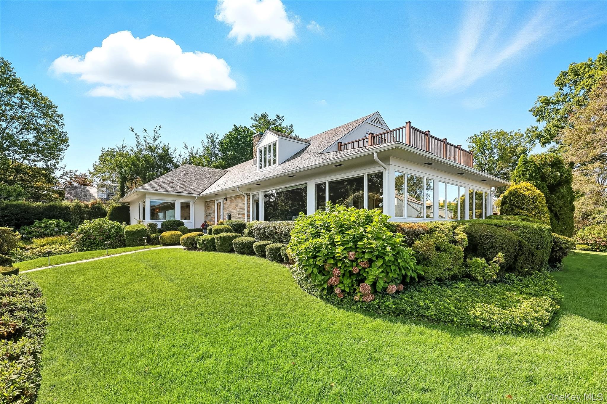 8 Magnolia Avenue