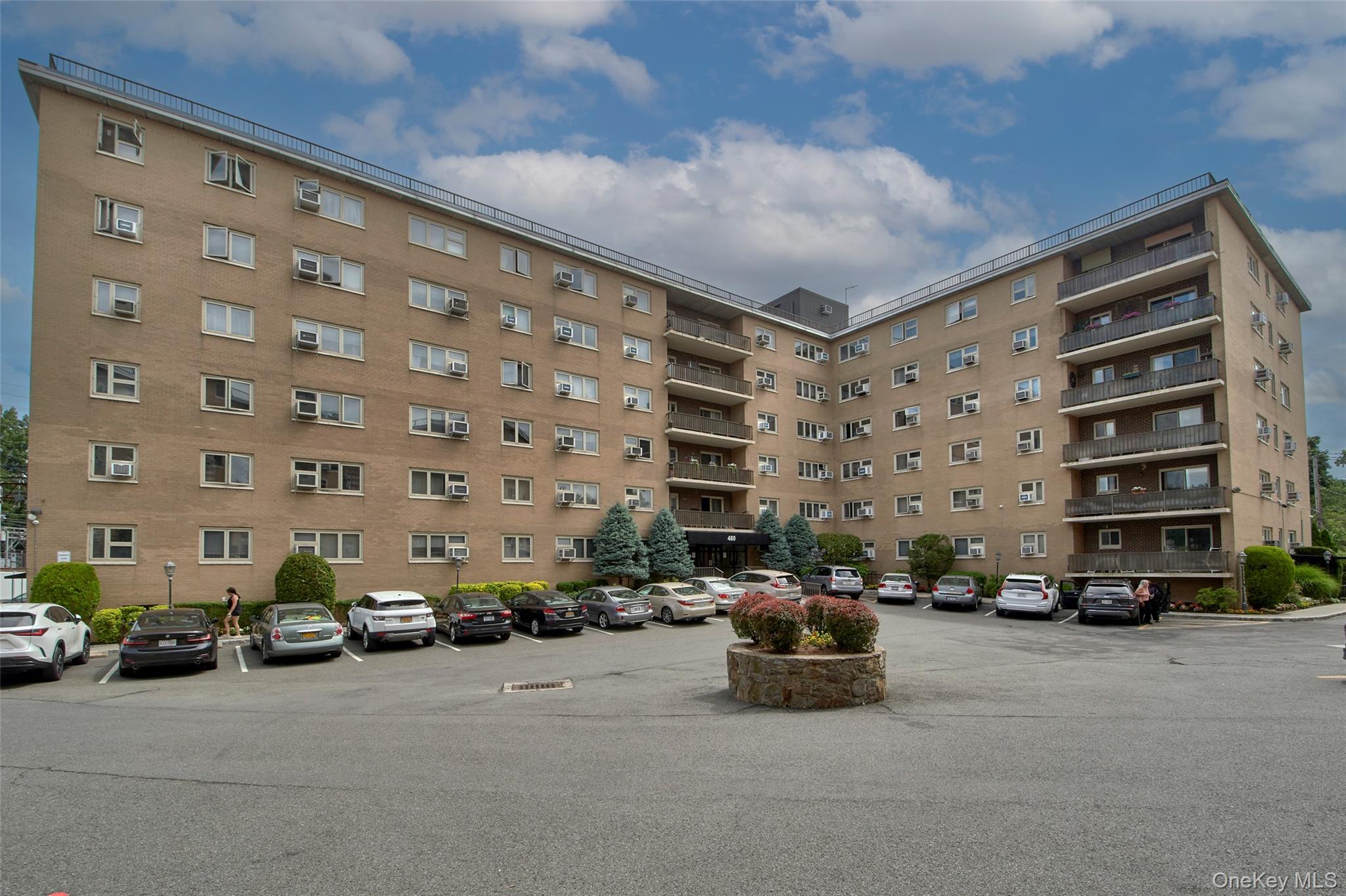 480 Halstead Avenue Unit: 4S