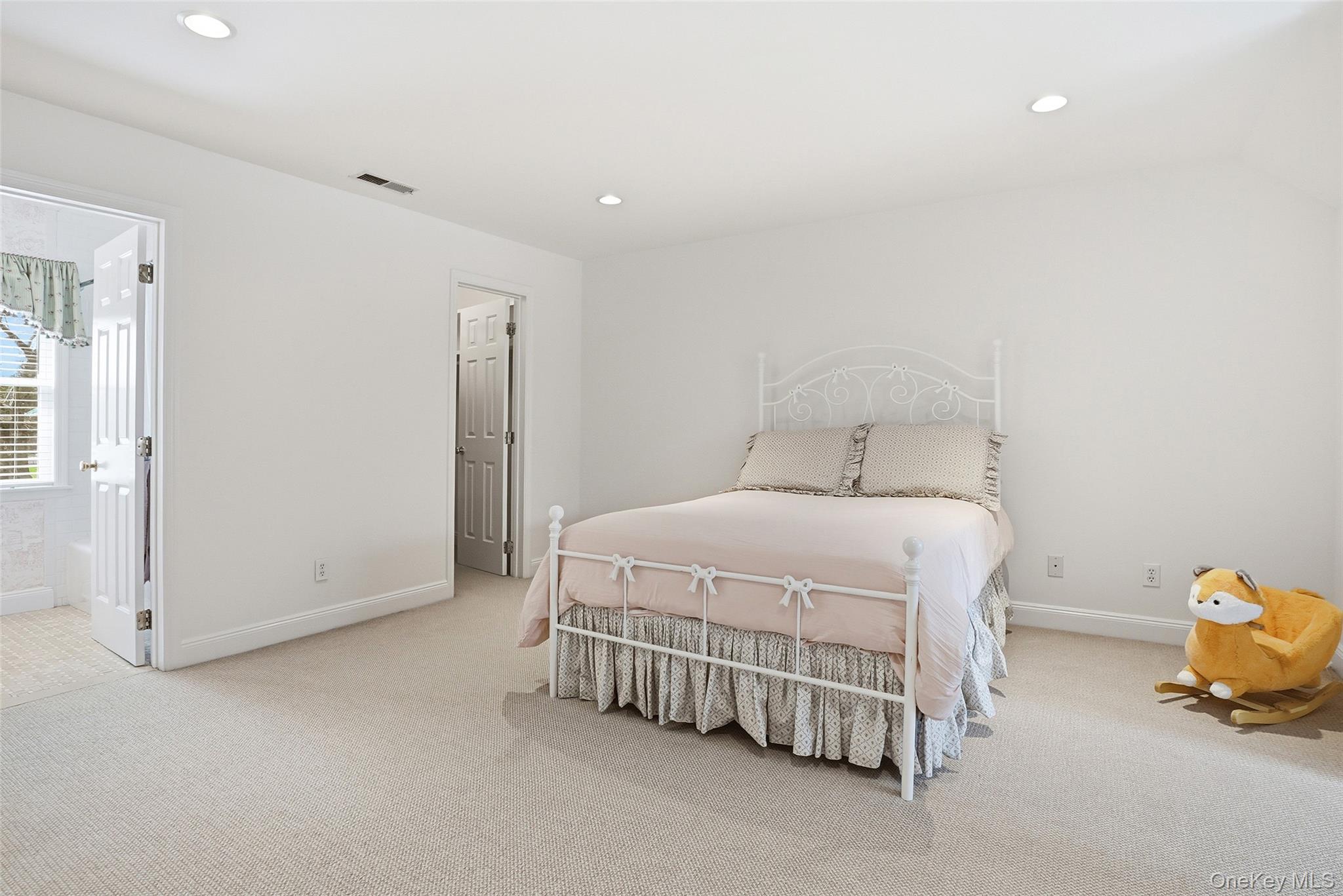 4 Ellis Court