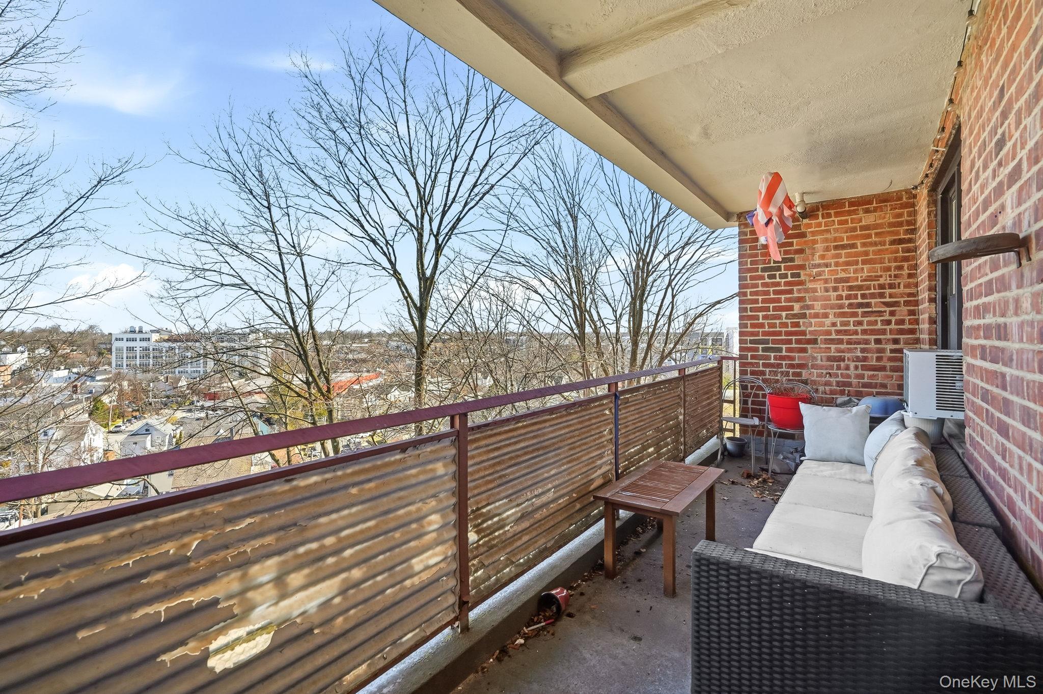 315 King Street Unit: 3C