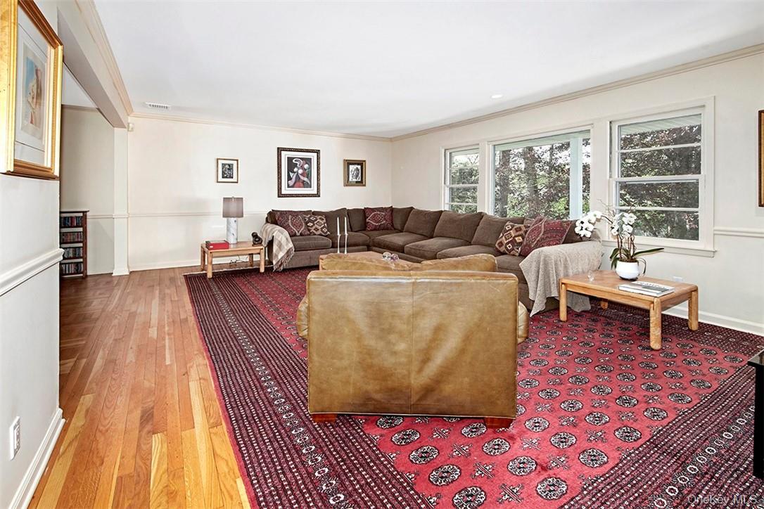 21 Douglas Circle